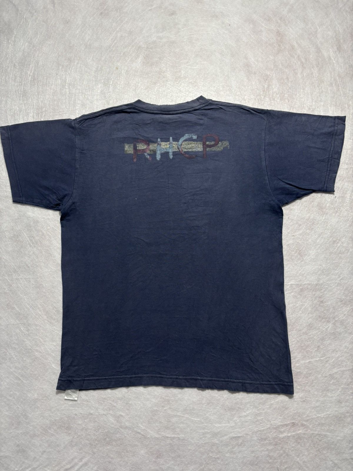 Band Tees Vintage Red Hot Chili Peppers “By The Way” Tshirt Size US L / EU 52-54 / 3 - 2 Thumbnail