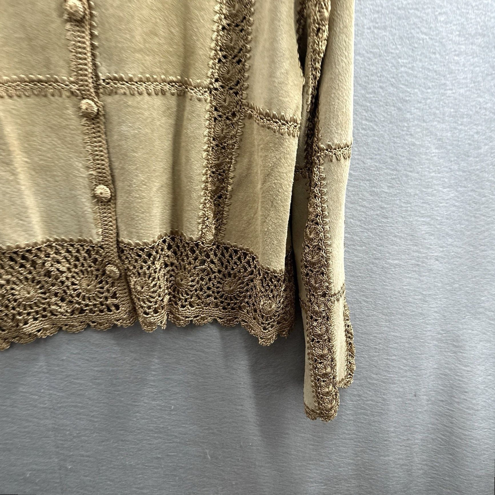 Vintage VINTAGE Suede & Crochet Tan Jacket Hippy Boho Grunge Quiet 70s y2k Women’s L Jacket Tan Boho Hippie 70s Womens L Size L / US 10 / IT 46 - 5 Thumbnail