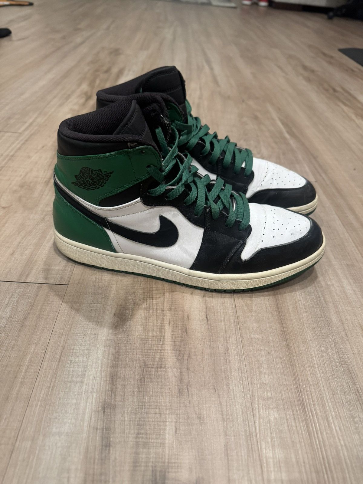 Nike Jordan 1 retro defining moments celtics (DMP) Size US 12 / EU 45 - 3 Thumbnail