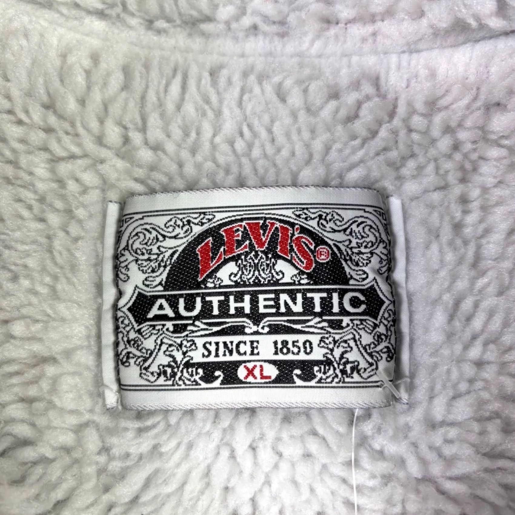 Levi's VINTAGE Levi's Trucker Jacket Denim Light Wash Mens XL with Faux Fur Lining, Button, Pockets, Cotton Outer Shell, Regular Fit, Casual Western Outdoor Size US XL / EU 56 / 4 - 5 Thumbnail
