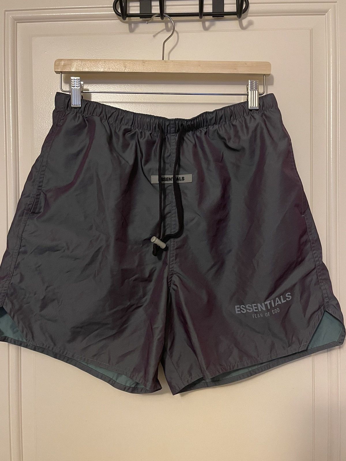 Essentials Fear of God Essentials Volley Shorts Size US 32 / EU 48 - 2 Thumbnail