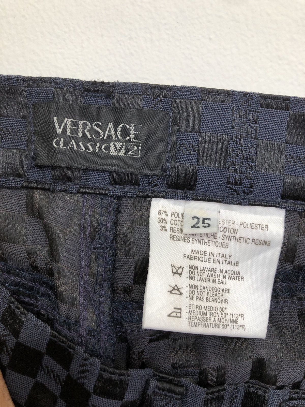 Versace Versace Classic V2 Monogram Pants Size US 26 / EU 42 - 9 Thumbnail