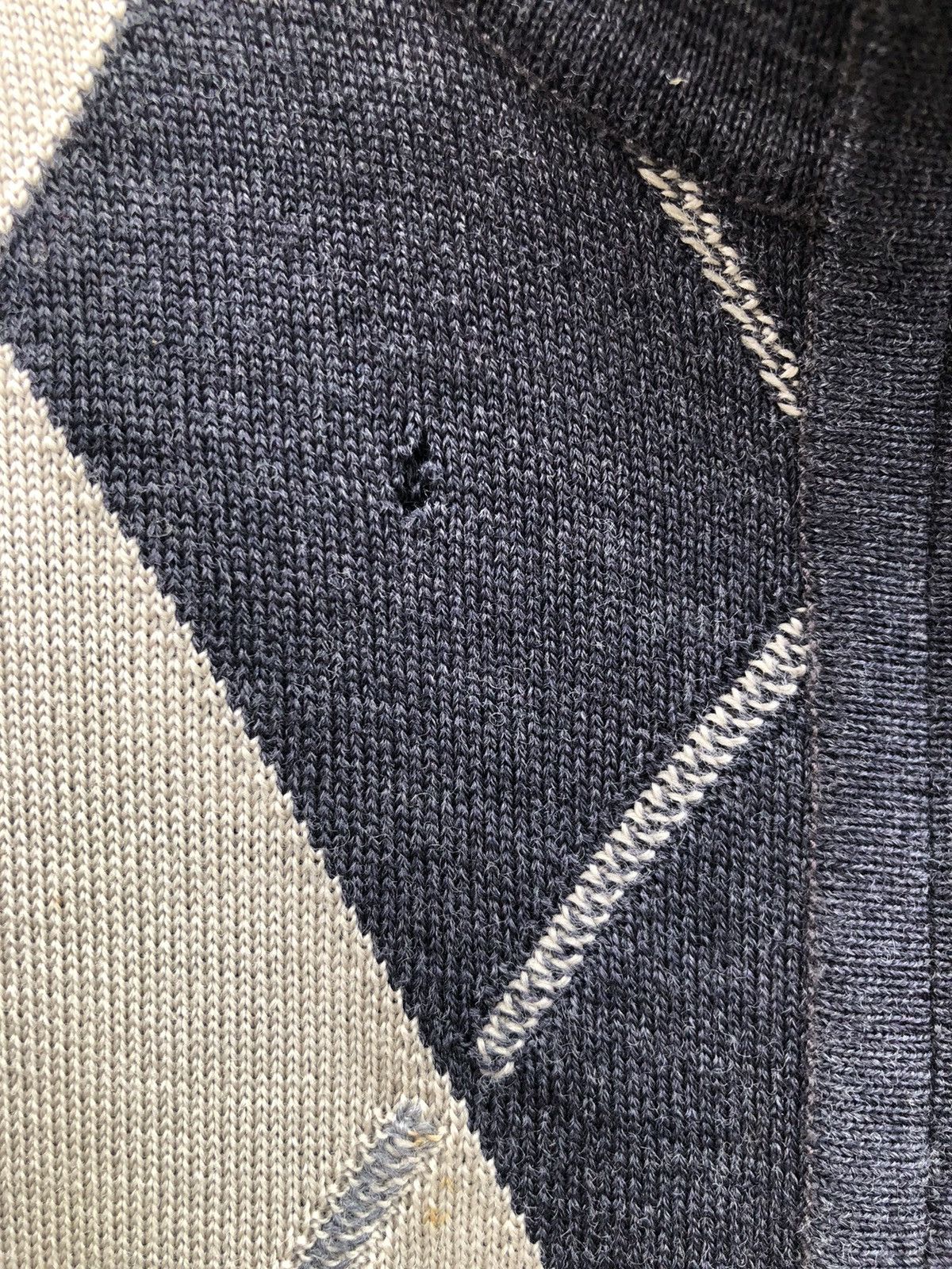 Burberry × Vintage Vintage Burberry London Zipper Knitwear Diamond Pattern Size US M / EU 48-50 / 2 - 9 Thumbnail