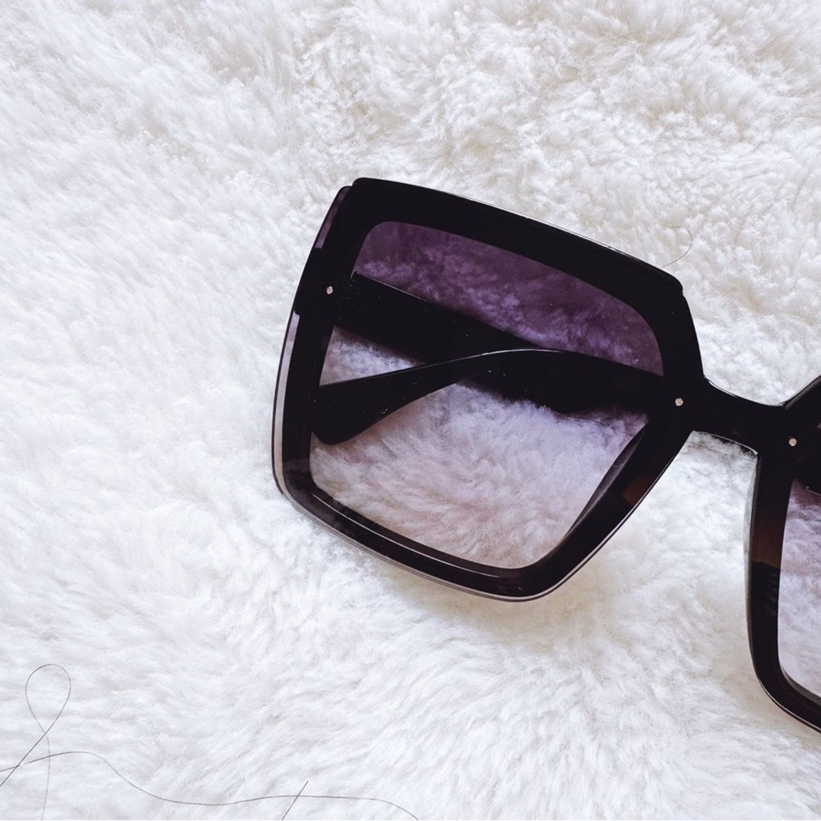 Other Gloria Black Square Oversized Sunglasses Size ONE SIZE - 2 Thumbnail
