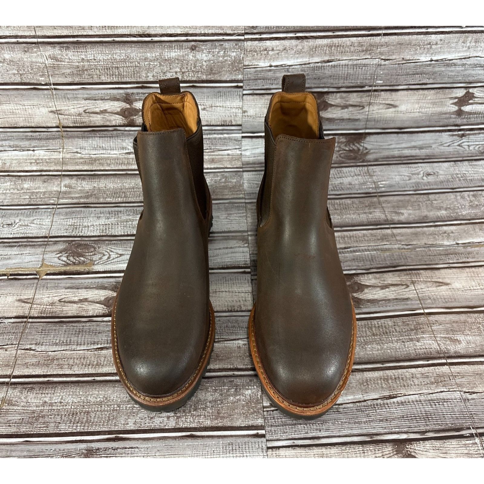 Allen Edmonds Allen Edmonds Grafton Snuff Suede Chelsea Boot sz 11 D color Size US 11 / EU 44 - 2 Thumbnail