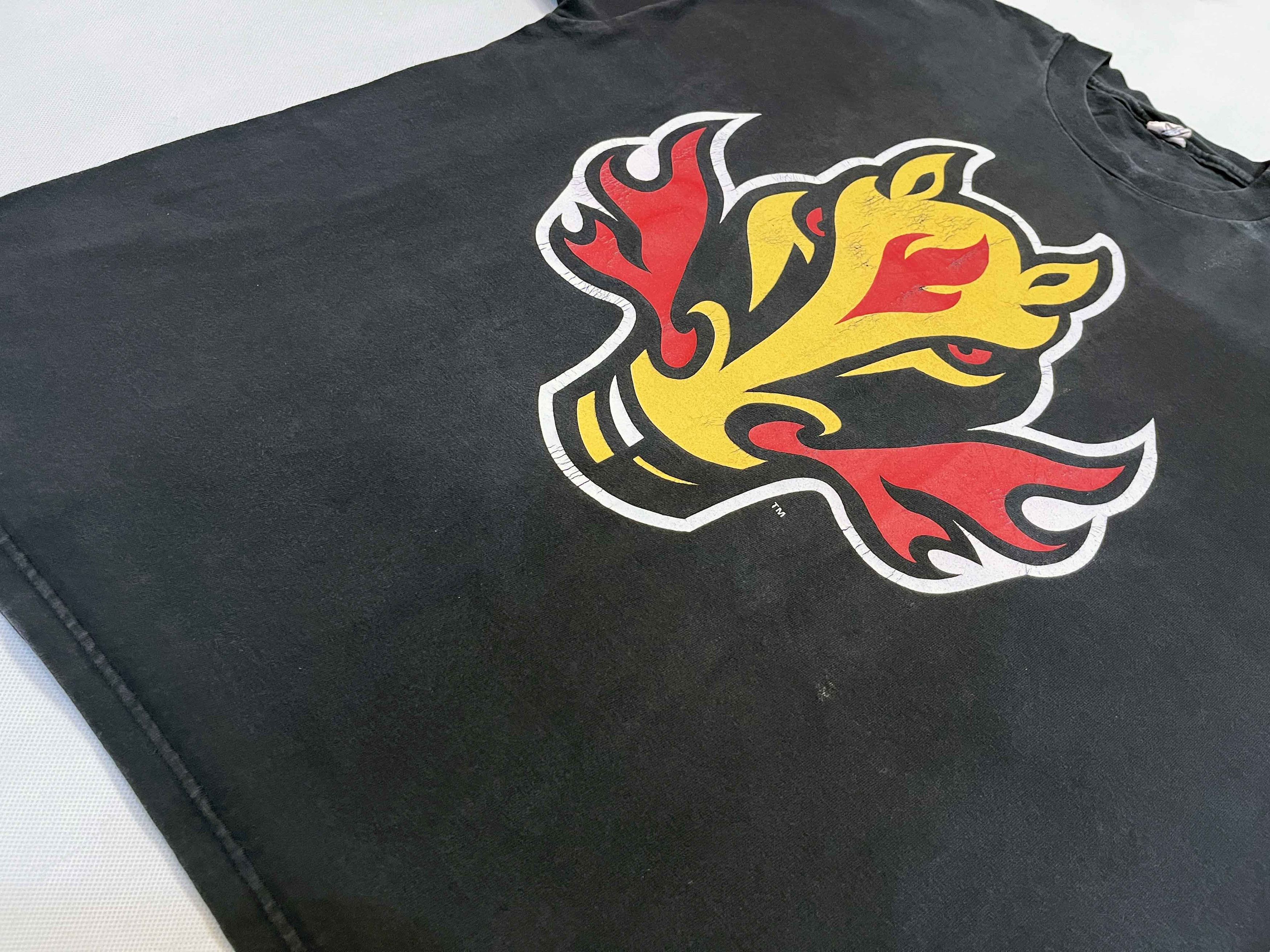 NHL × Starter × Vintage Vintage Starter NHL Calgary Flames Hockey T-Shirt Size US L / EU 52-54 / 3 - 4 Thumbnail