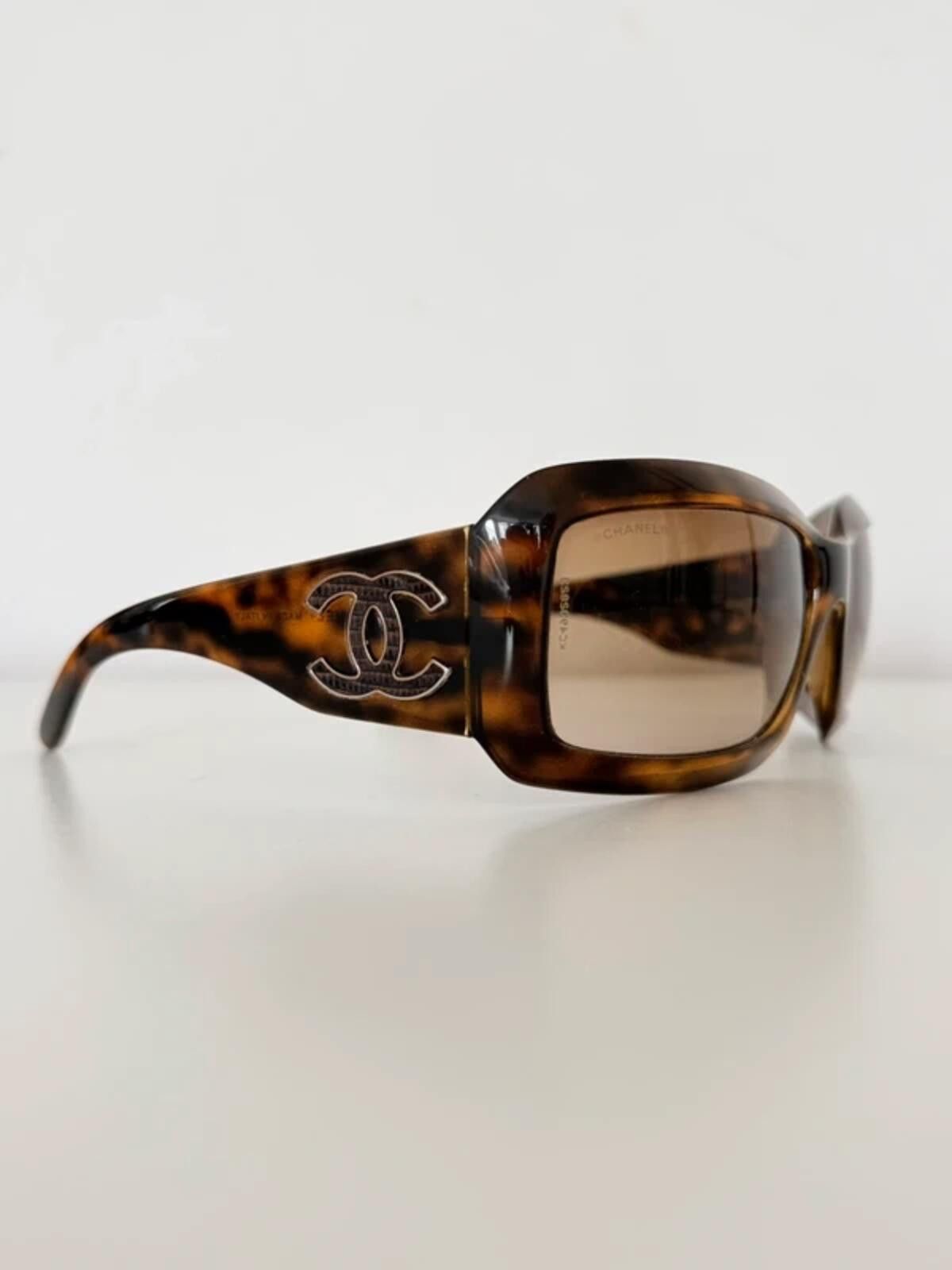Chanel Chanel 6022-Q Oversized Tortoiseshell Sunglasses Size ONE SIZE - 5 Thumbnail