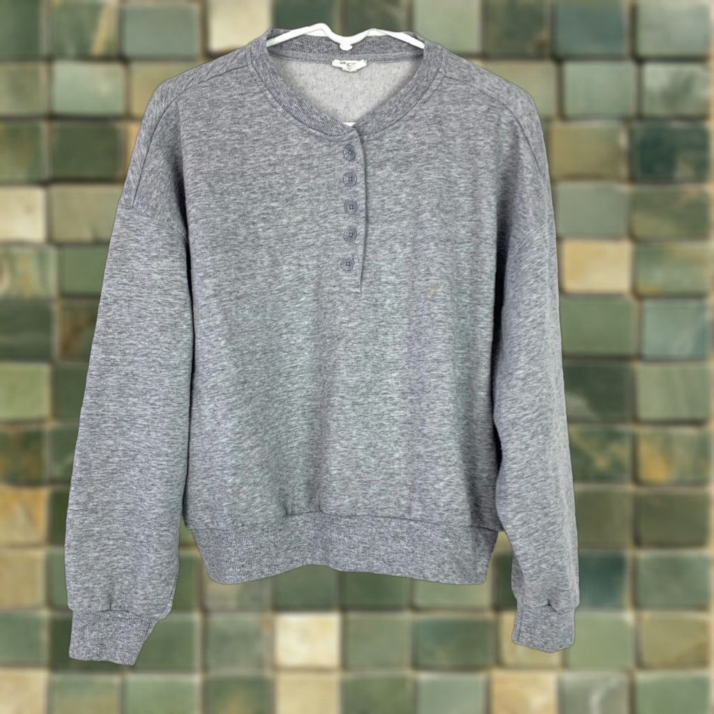 Vintage VINTAGE Reflex Life Is Out There Supersoft Gray Retro Henley Sweatshirt Shirt XL Women Pullover Gray Henley 90s Style Womens Size XL / US 12-14 / IT 48-50 - 1 Thumbnail