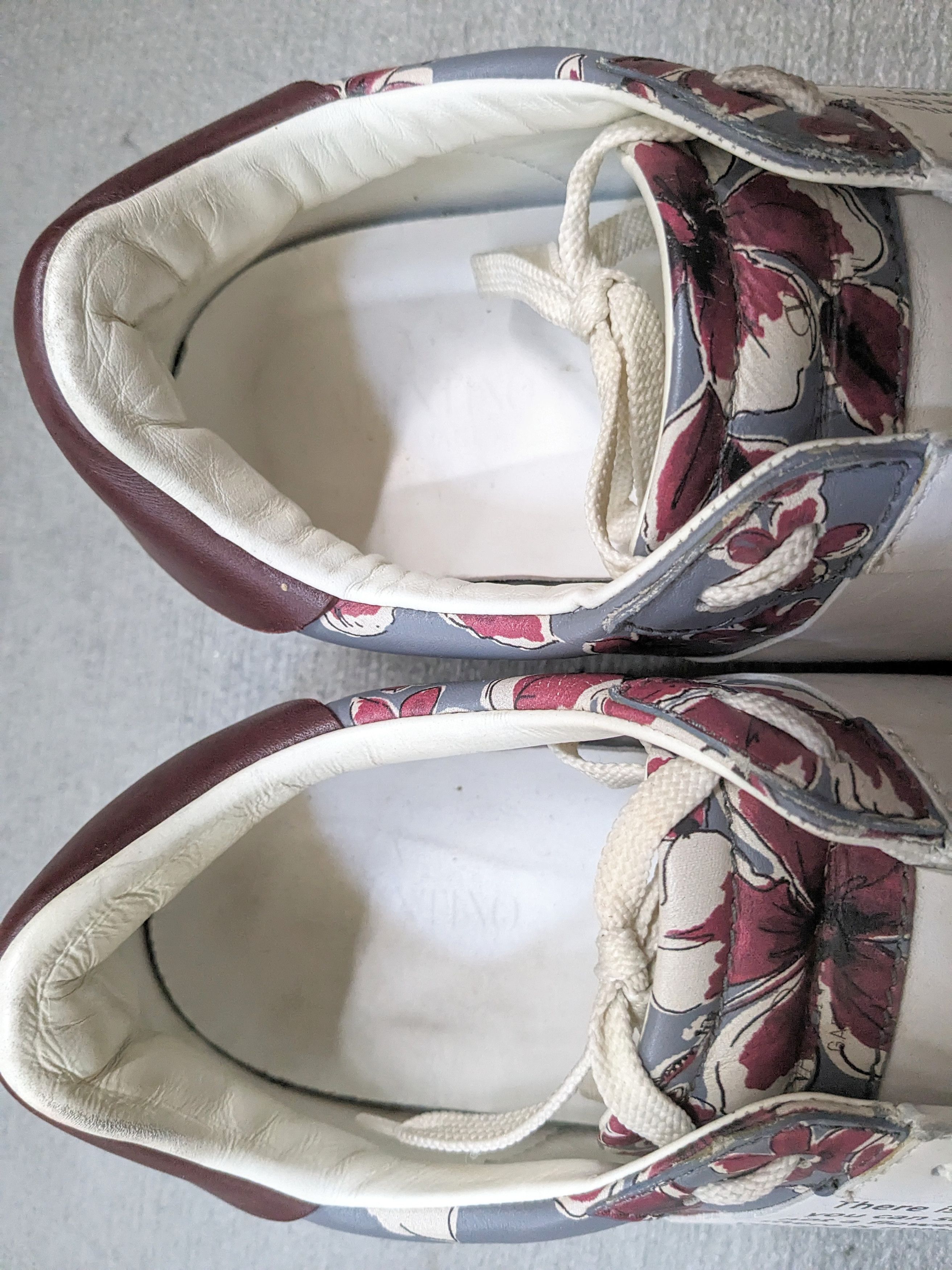 Valentino Valentino Rockstud Sneakers 9.5 42.5 Floral Gray Leather Size US 9.5 / EU 42-43 - 9 Thumbnail