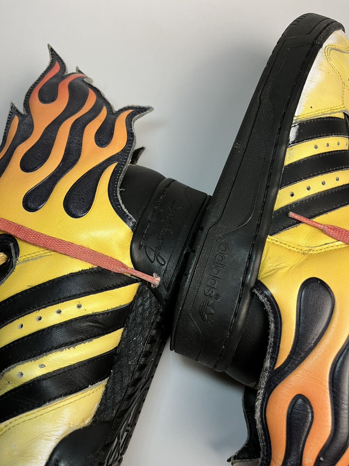 Adidas × Jeremy Scott RARE Adidas x Jeremy Scott JS Flames Size US 9 / EU 42 - 7 Thumbnail