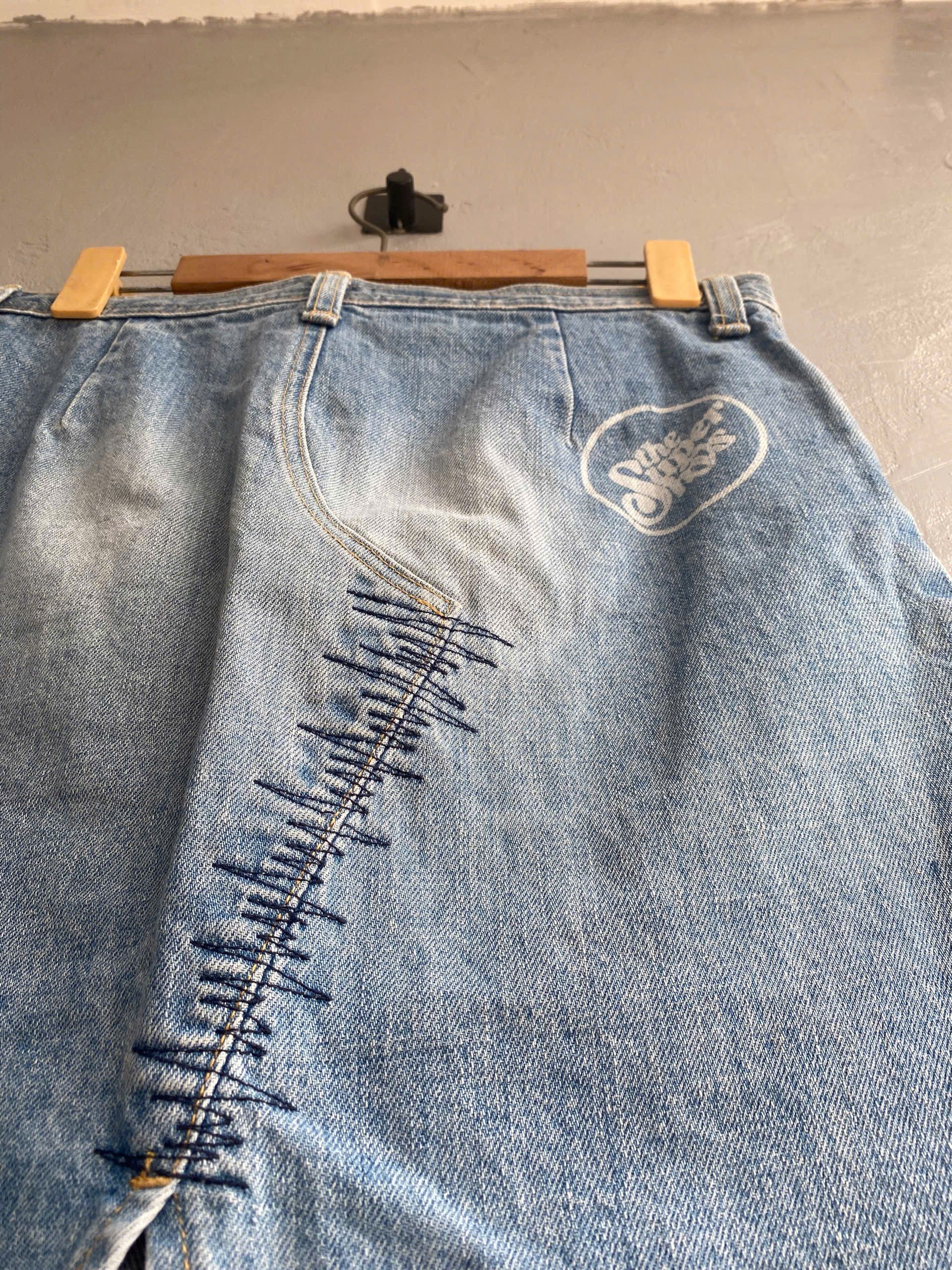 Hysteric Glamour HYSTERIC GLAMOUR 2000s Zigzag Stitch Denim Skirt Size 30" / US 8 / IT 44 - 6 Thumbnail