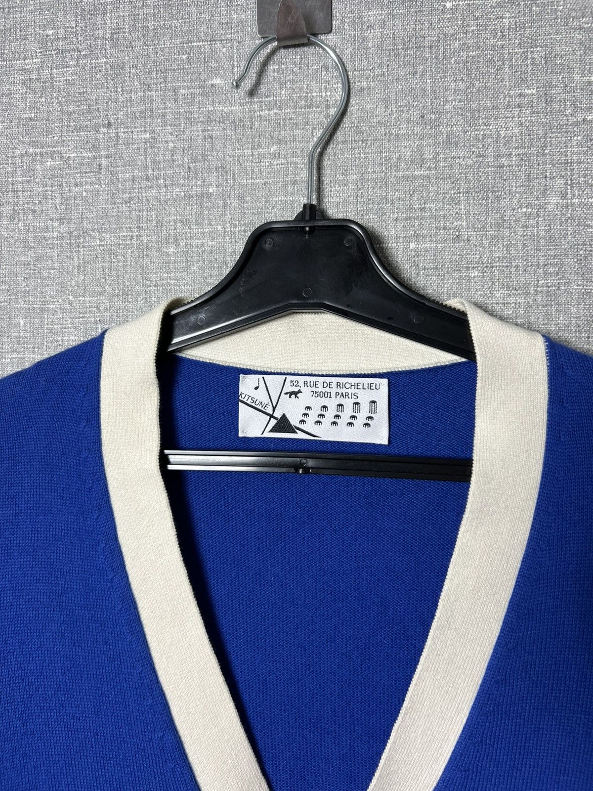 Maison Kitsune Maison Kitsune Button Cardigan Sweater Embroidered Fox Logo Size US L / EU 52-54 / 3 - 9 Thumbnail