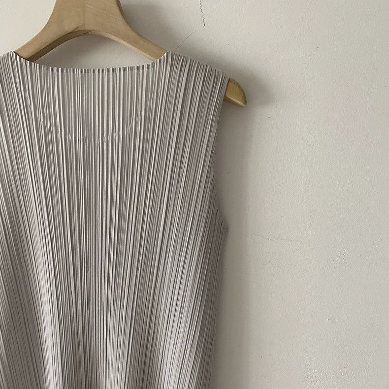 Issey Miyake Issey Miyake size:3 Grey elastic sleeveless T-shirt Size XS / US 0-2 / IT 36-38 - 8 Thumbnail