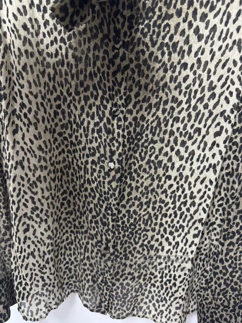 Saint Laurent Paris Saint Laurent Caramel Leopard Print Silk Shirt. Size US S / EU 44-46 / 1 - 4 Thumbnail