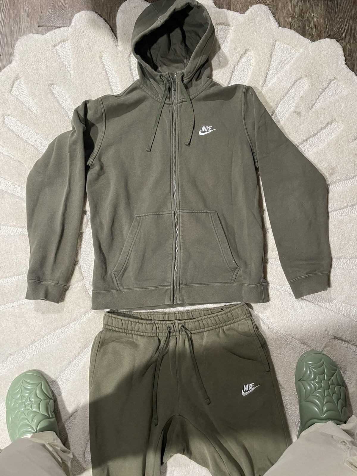 A Oliver green Nike hot sweat suit