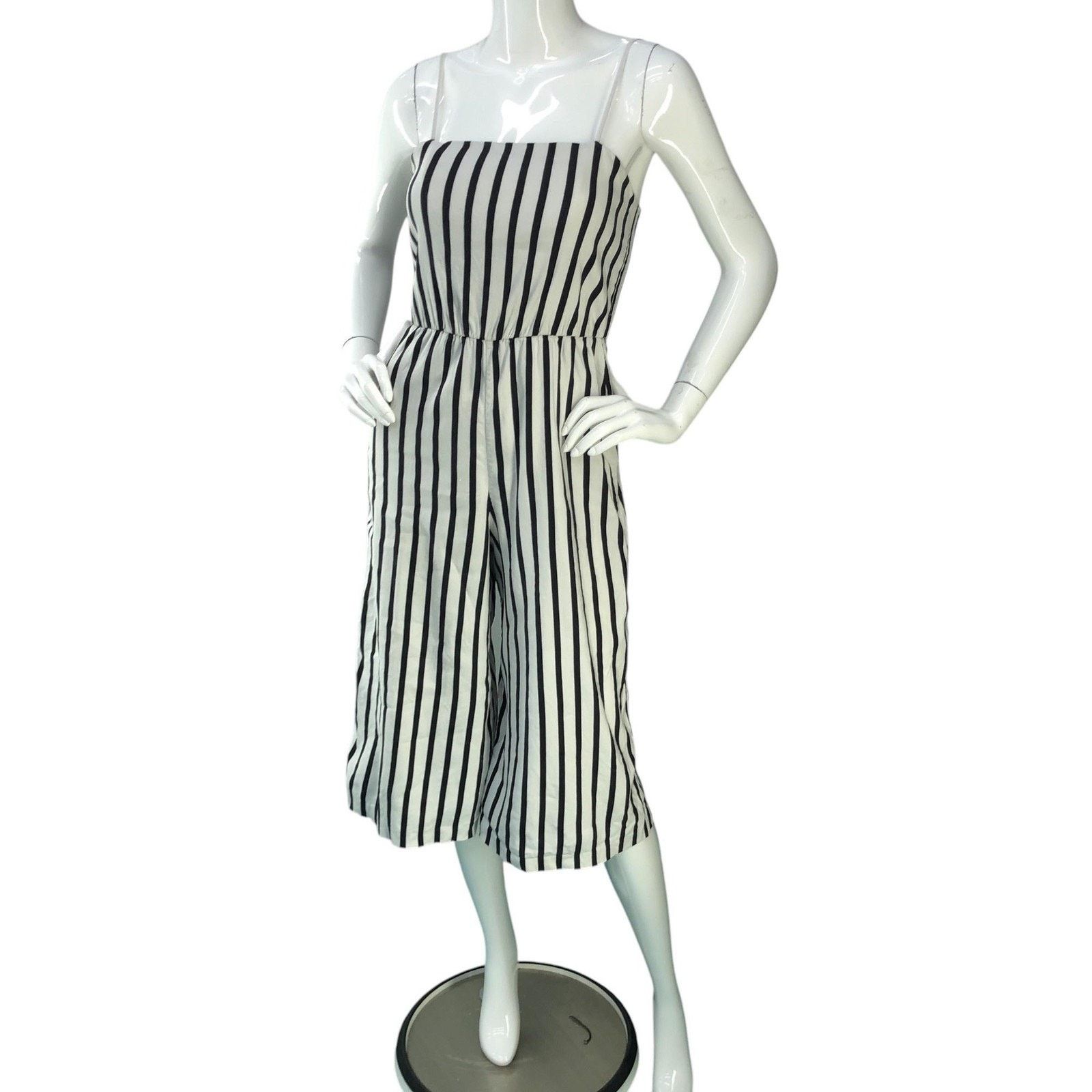 Alice + Olivia Alice + Olivia Jumpsuit 4 Striped Linen Cropped Wide Leg Size 27" / US 4 / IT 40 - 1 Thumbnail