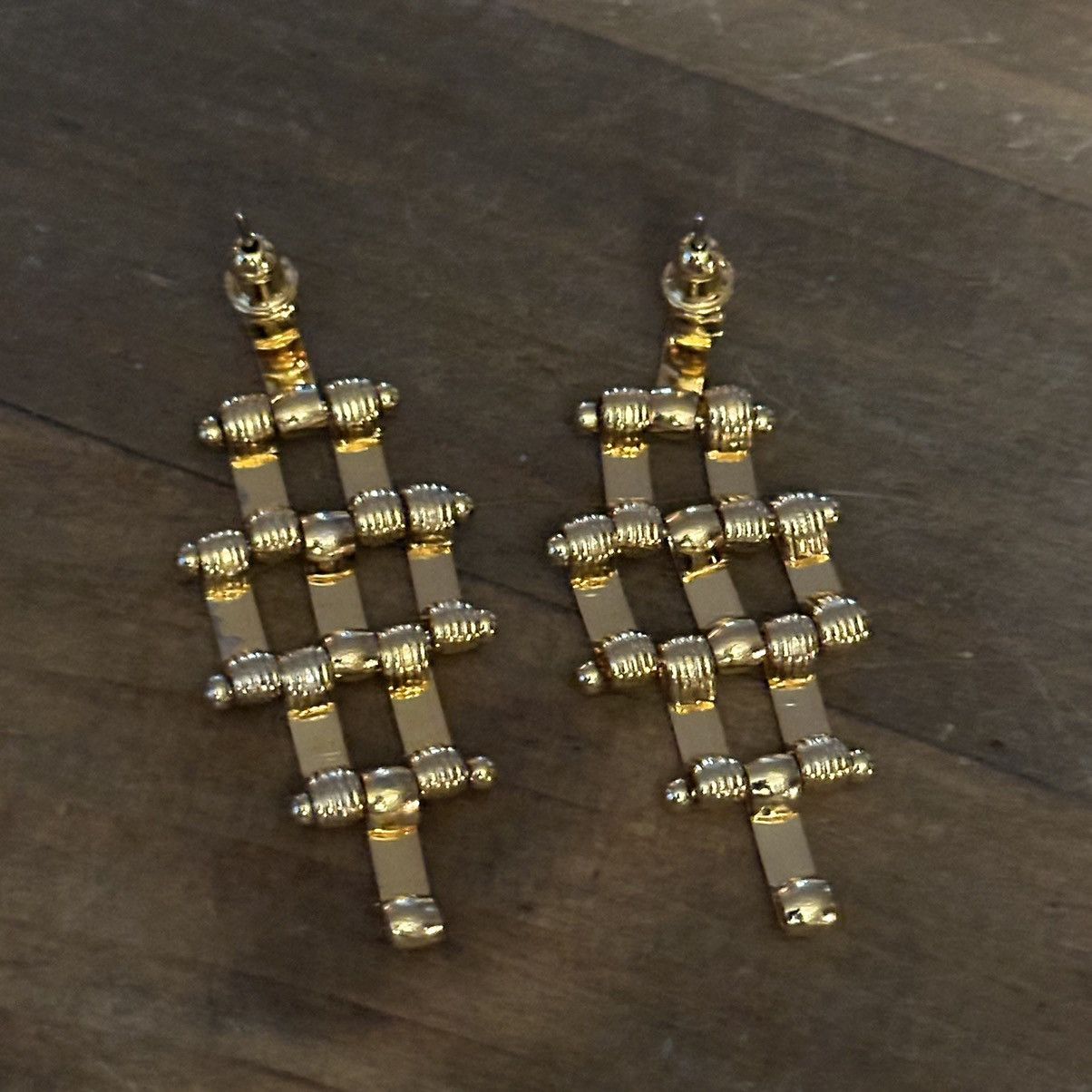 Other Hold tone basketweave dangle earrings Size ONE SIZE - 5 Thumbnail