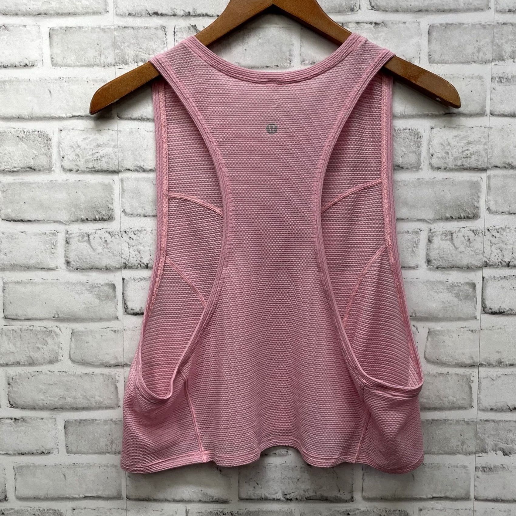 Lululemon Lululemon Pink Stretchy Athletic Shirt Womens Size 8 T-Shirt Activewear Size M / US 6-8 / IT 42-44 - 5 Thumbnail