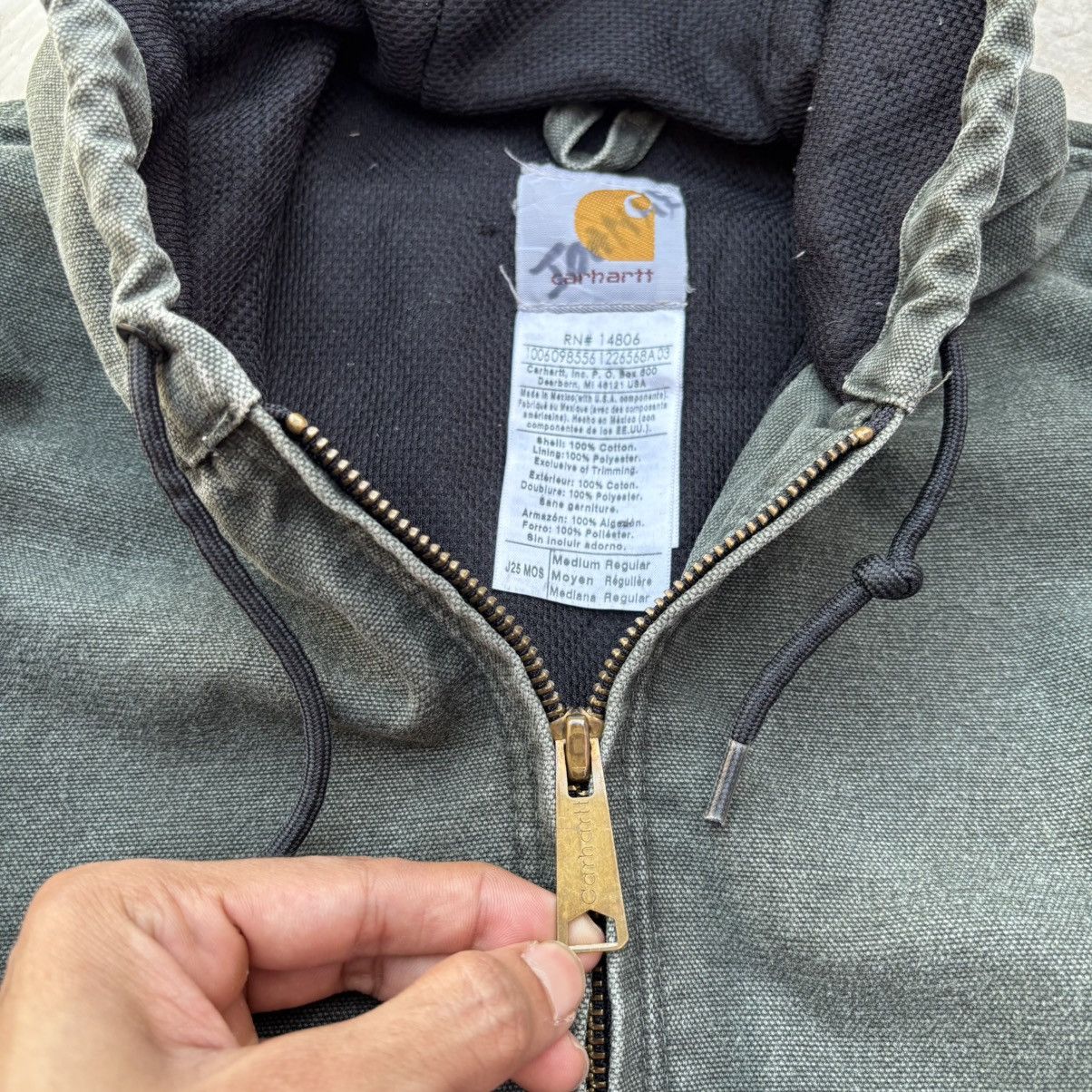Vintage Sundaded Carhartt Active Jacket J25 Mos