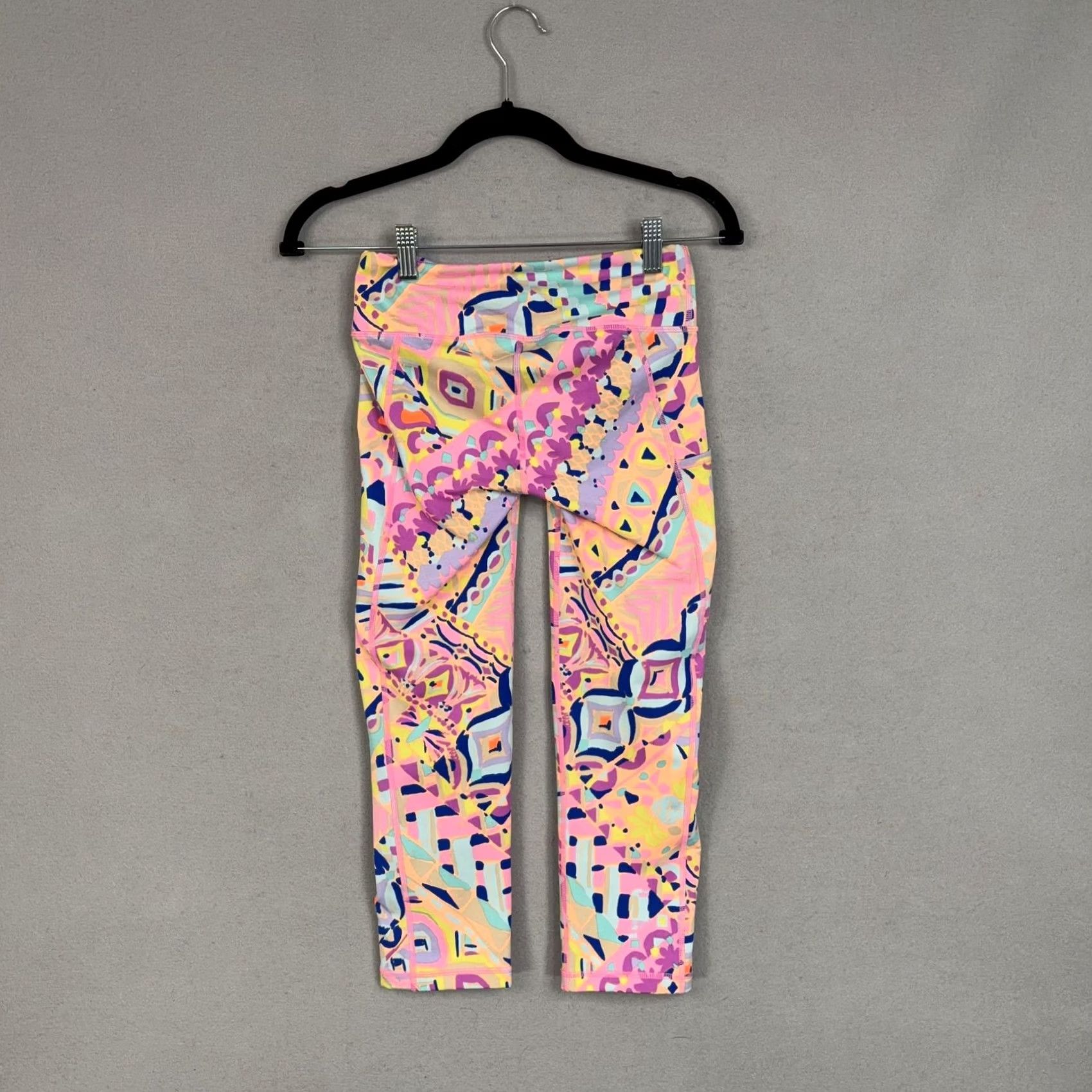 Lilly Pulitzer Lilly Pulitzer Leggings Womens XS Capri Yoga Preppy Luxletic Multicolor Pattern Pink Geometric Skinny Pull On Capris Size 26" / US 2 / IT 38 - 4 Thumbnail