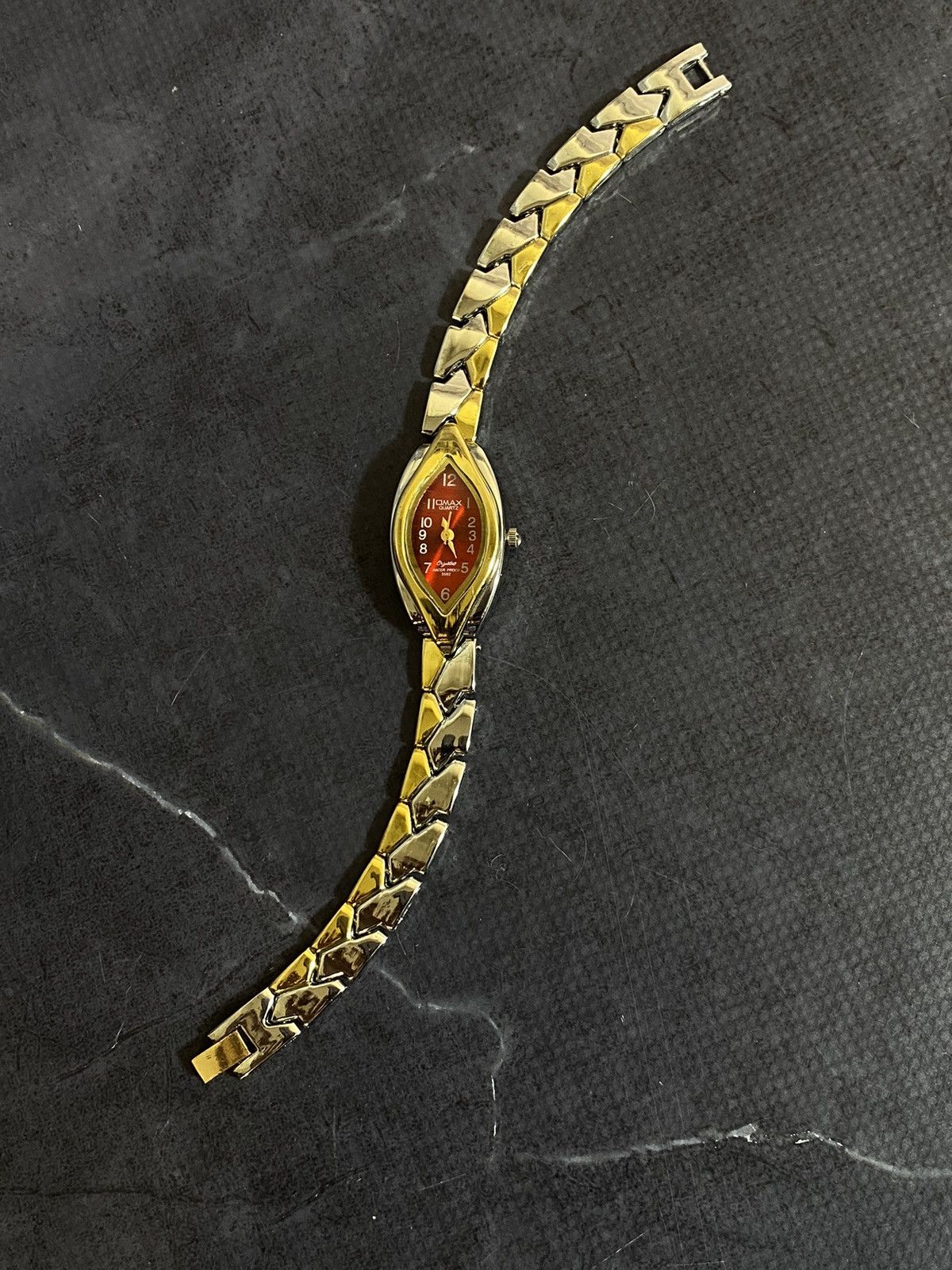 Jewelry Omax Red Dial Teardrop Watch Japanese Brand Size ONE SIZE - 5 Thumbnail