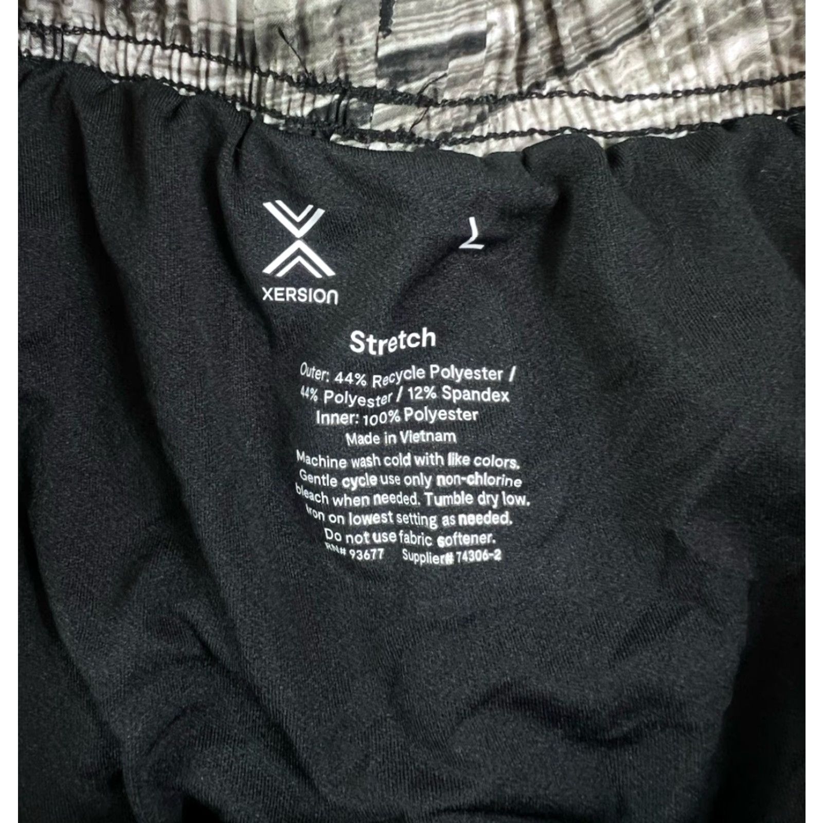Vintage Xersion Women’s Shorts Marble Pattern Black & White Swirl 4 in Inseam Athletic Moisture Wicking Stretch Regular Size L Women Mens/Womens/Girls Size 36" / US 14 / IT 50 - 2 Thumbnail