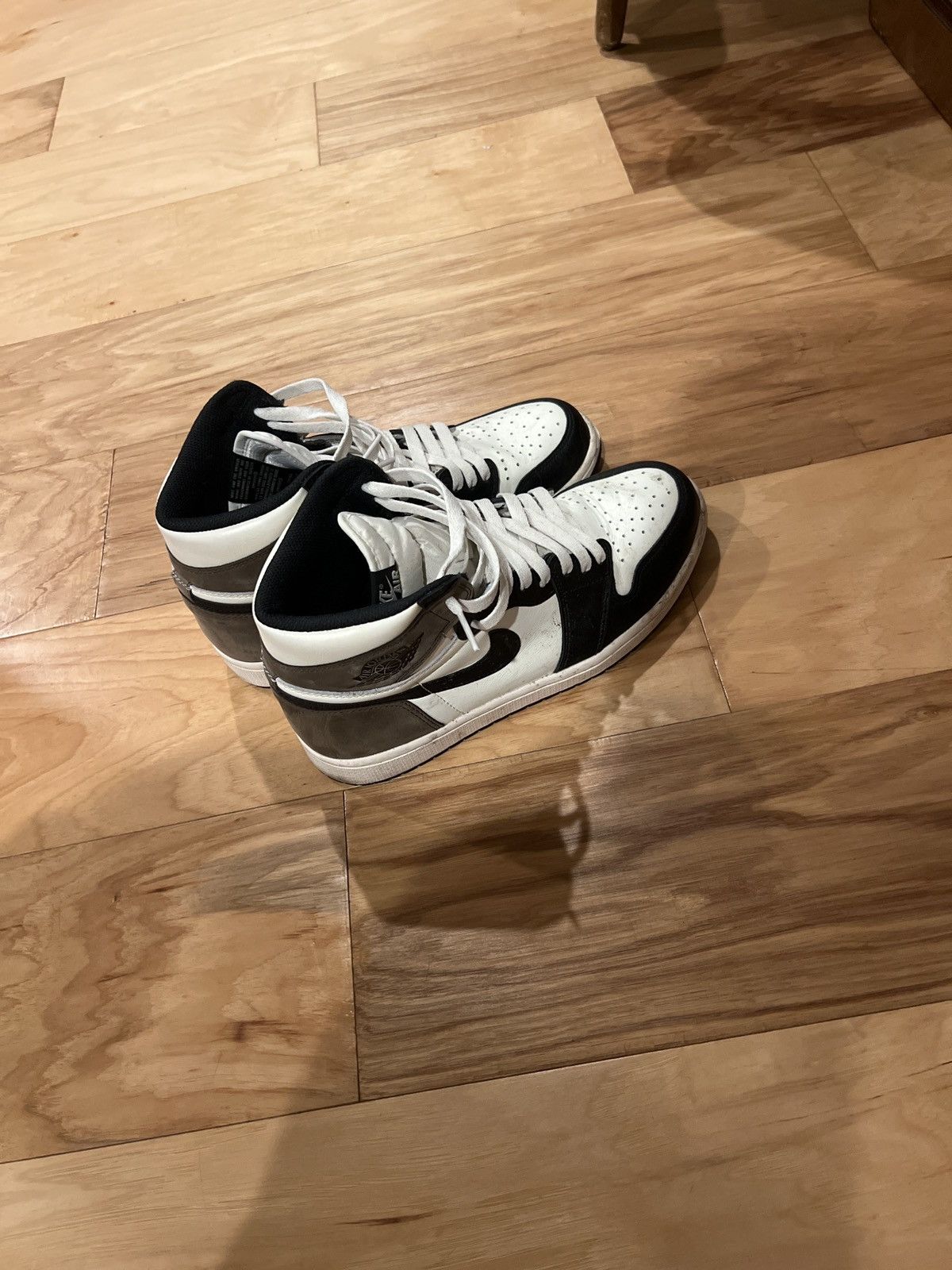 Nike Nike Air Jordan 1 Dark Mocha Size US 9 / EU 42 - 1 Thumbnail