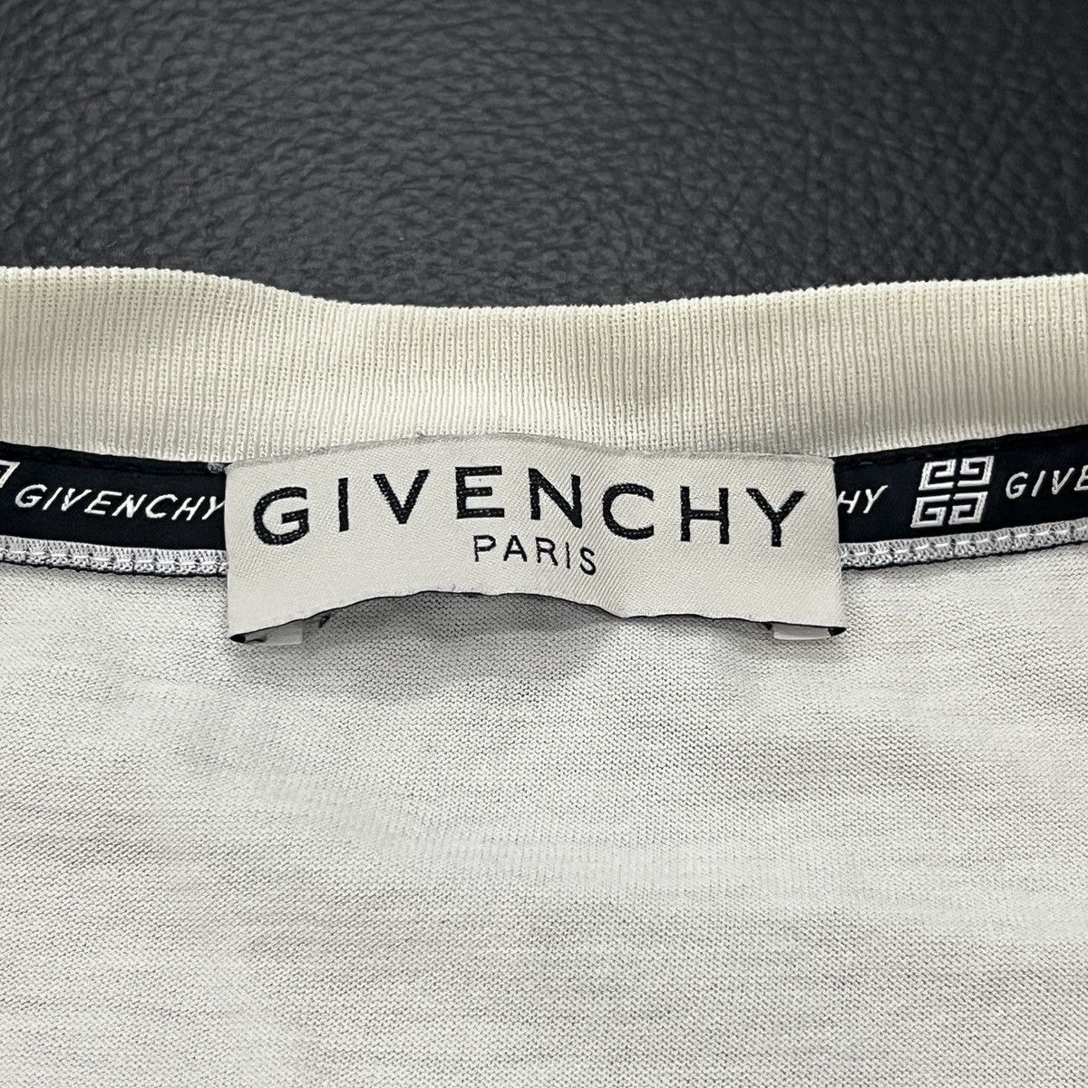 Givenchy Givenchy Distressed Logo T-Shirt Size US S / EU 44-46 / 1 - 5 Thumbnail