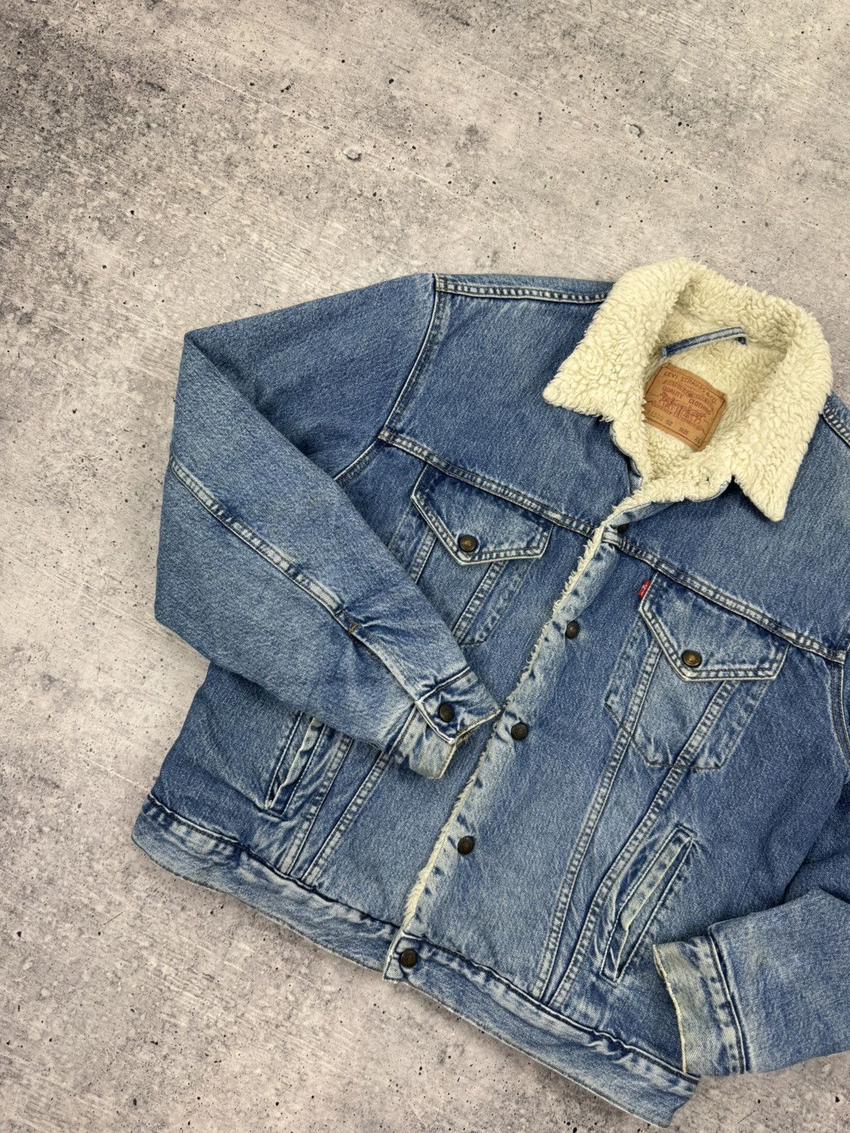 Levi's Levi’s Vintage Stonewashed Blue Denim Trucker Sherpa Bomber Size US XL / EU 56 / 4 - 3 Thumbnail