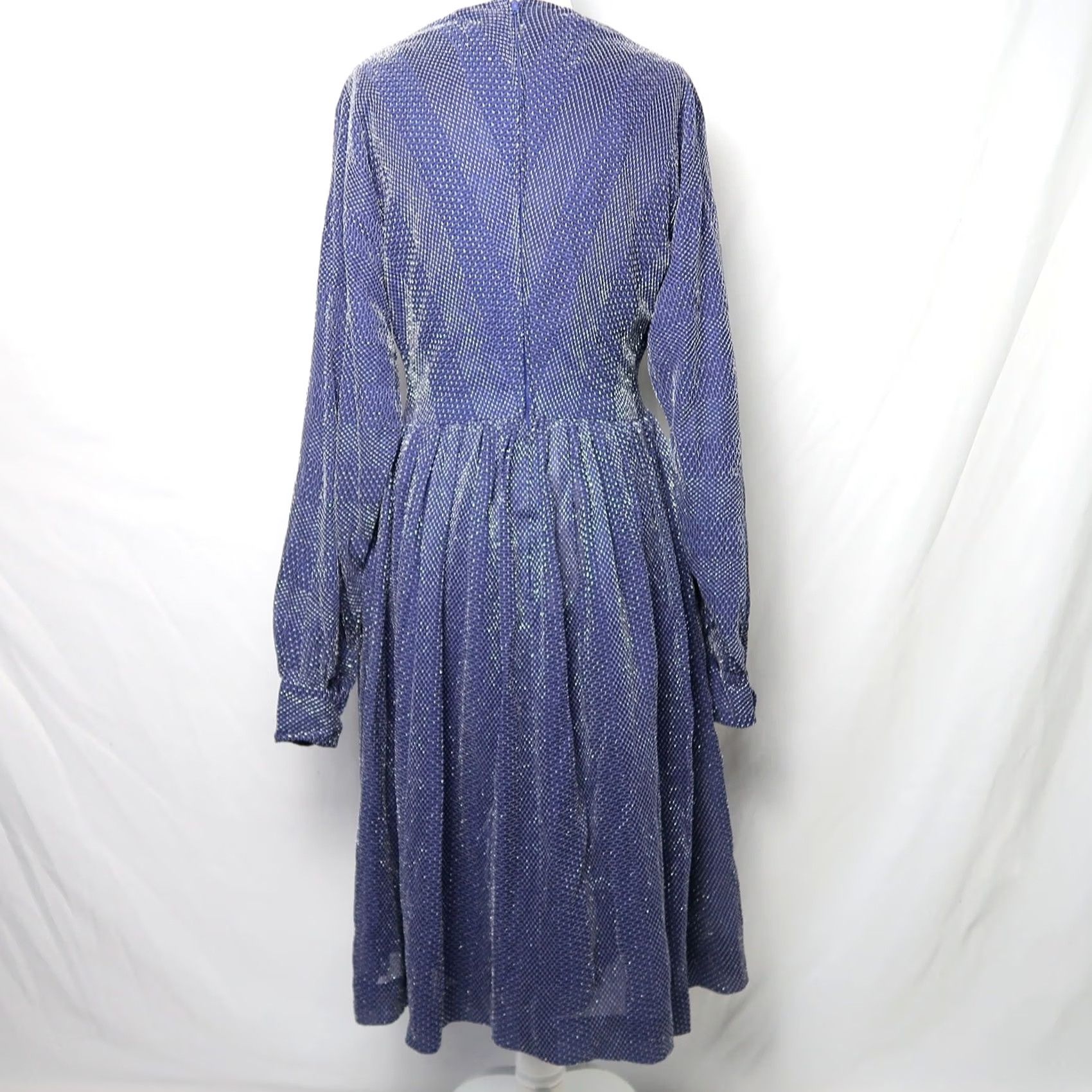 Vintage VINTAGE 70s Navy Blue and Metallic Silver Chainmail Aline Midi Party Dress M Boys? Size M / US 6-8 / IT 42-44 - 6 Thumbnail