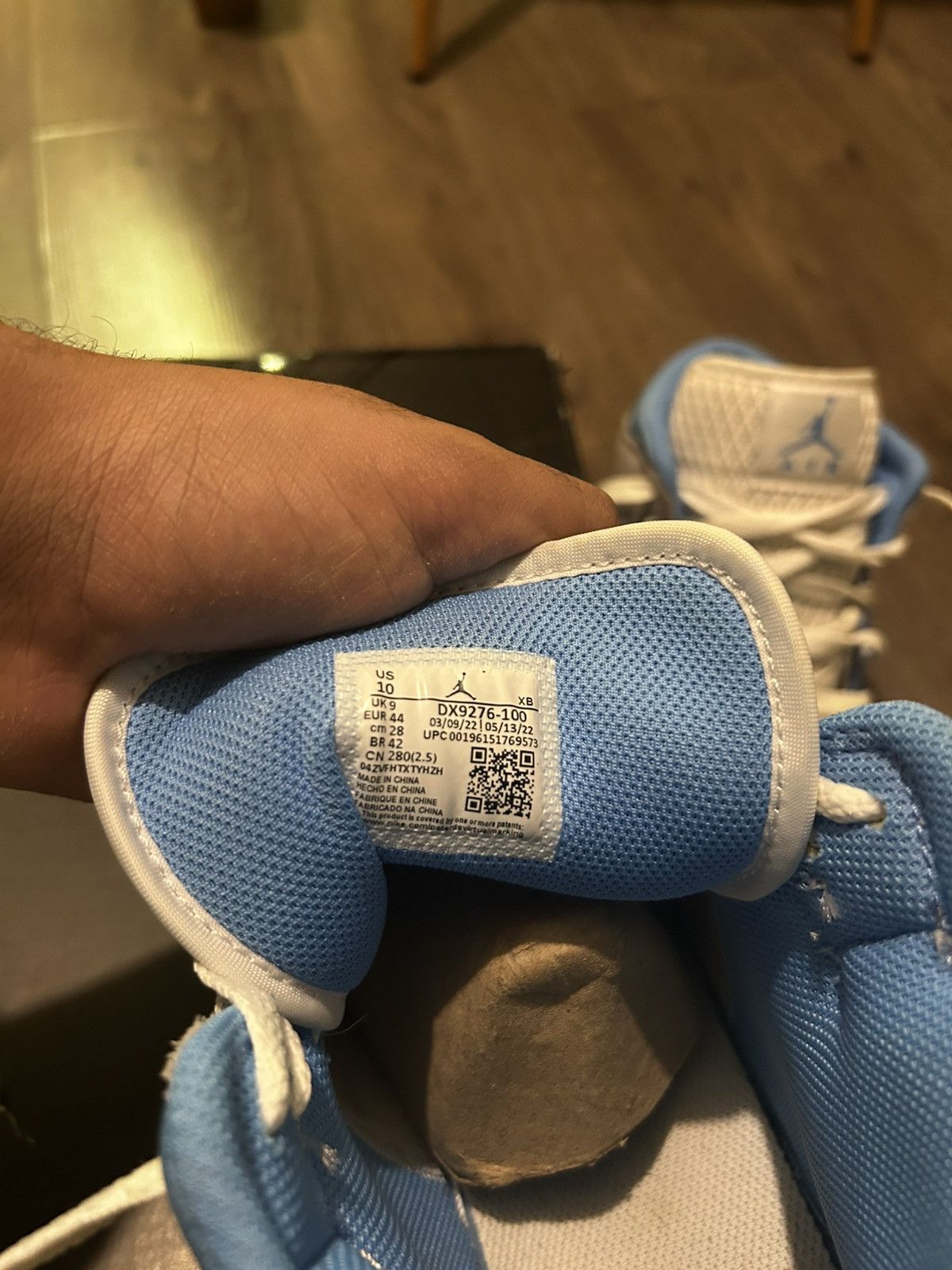 Nike Jordan 1 Mid SE’ University Blue Size US 9 / EU 42 - 5 Thumbnail