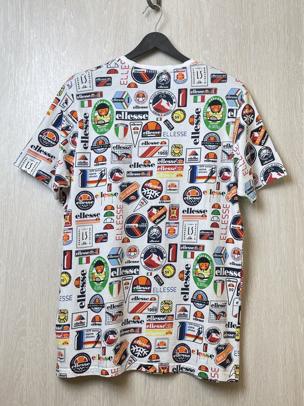 Ellesse Ellesse Over Print Logo Tshirt M Size US M / EU 48-50 / 2 - 6 Thumbnail