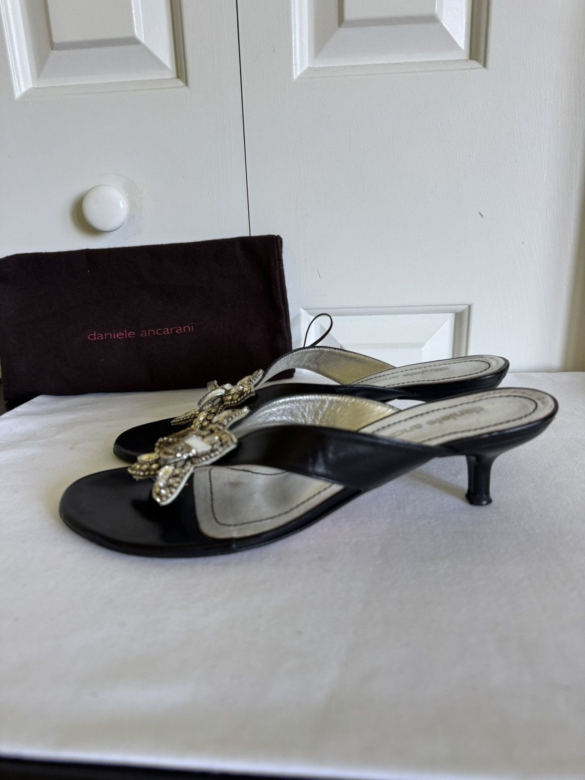 Other DANIELE ANCARANI Black Leather Thong Sandals 39.5/ 8 Size US 8 / IT 38 - 2 Thumbnail