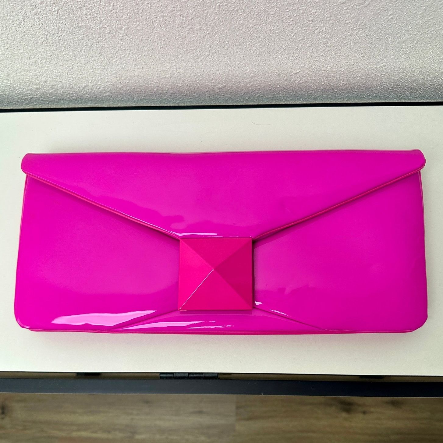 Valentino Valentino Hot Pink Patent Leather Large Envelope Clutch Size ONE SIZE - 1 Thumbnail