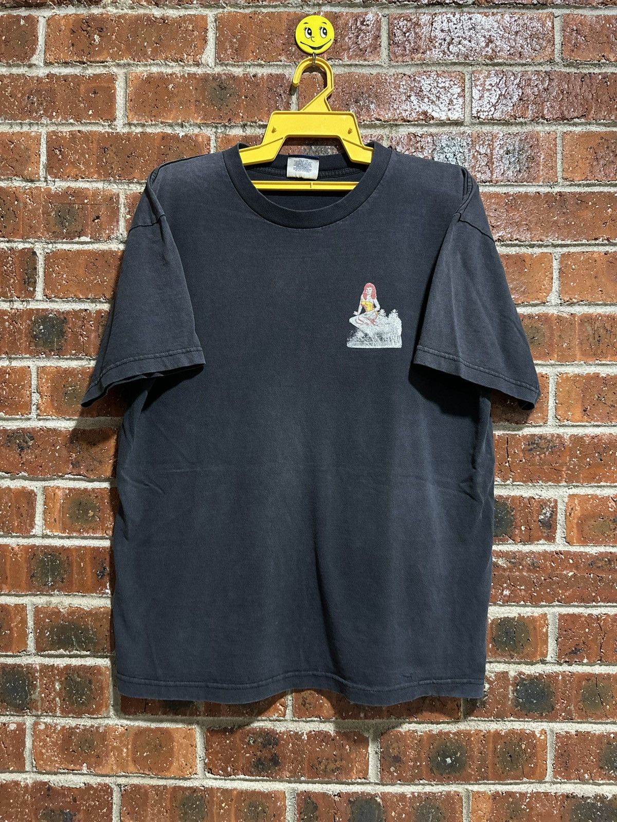Sideout × Vintage Vintage Sideout Authentic Surfers Club Nekad Girl Faded Tee Size US L / EU 52-54 / 3 - 6 Thumbnail