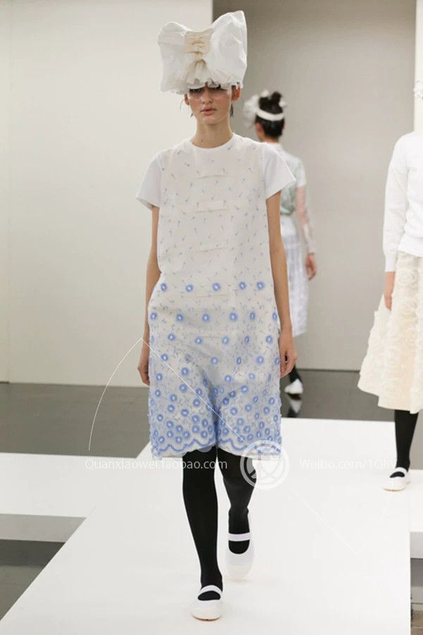 Comme des Garcons Comme Des Garcons Color classification: blue flower on whi Size M / US 6-8 / IT 42-44 - 1 Thumbnail