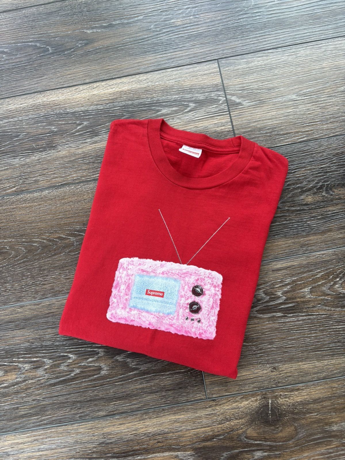 Supreme Supreme TV Tee SS18 Red Size US M / EU 48-50 / 2 - 1 Thumbnail