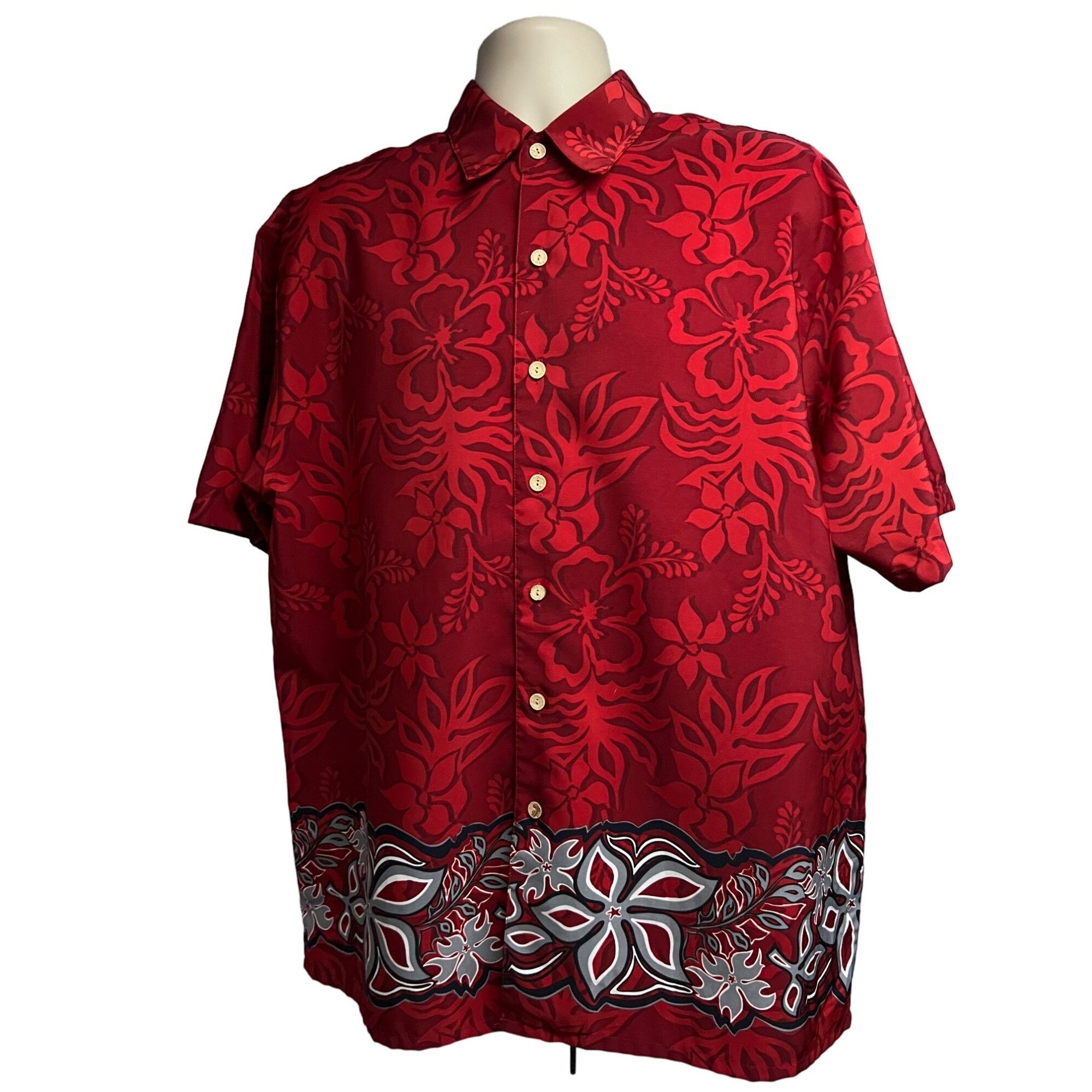 Aazon.co : FOCO En's NCAA College Tea Logo Floral Tropical Hawaiian-963634