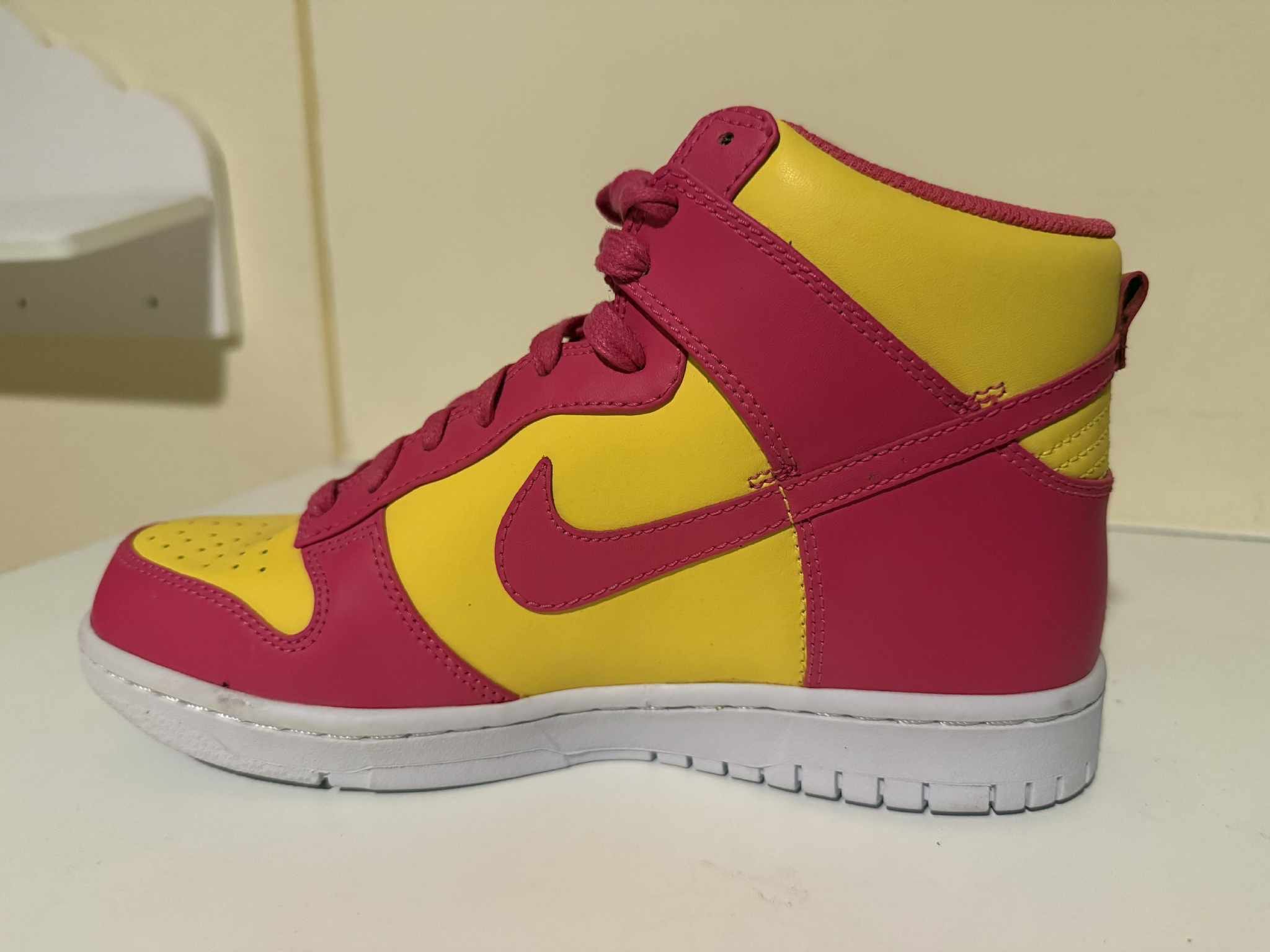 Fragment Design × Nike Nike Fragment Design x Dunk High City Pack - London Size US 7 / EU 40 - 12 Thumbnail