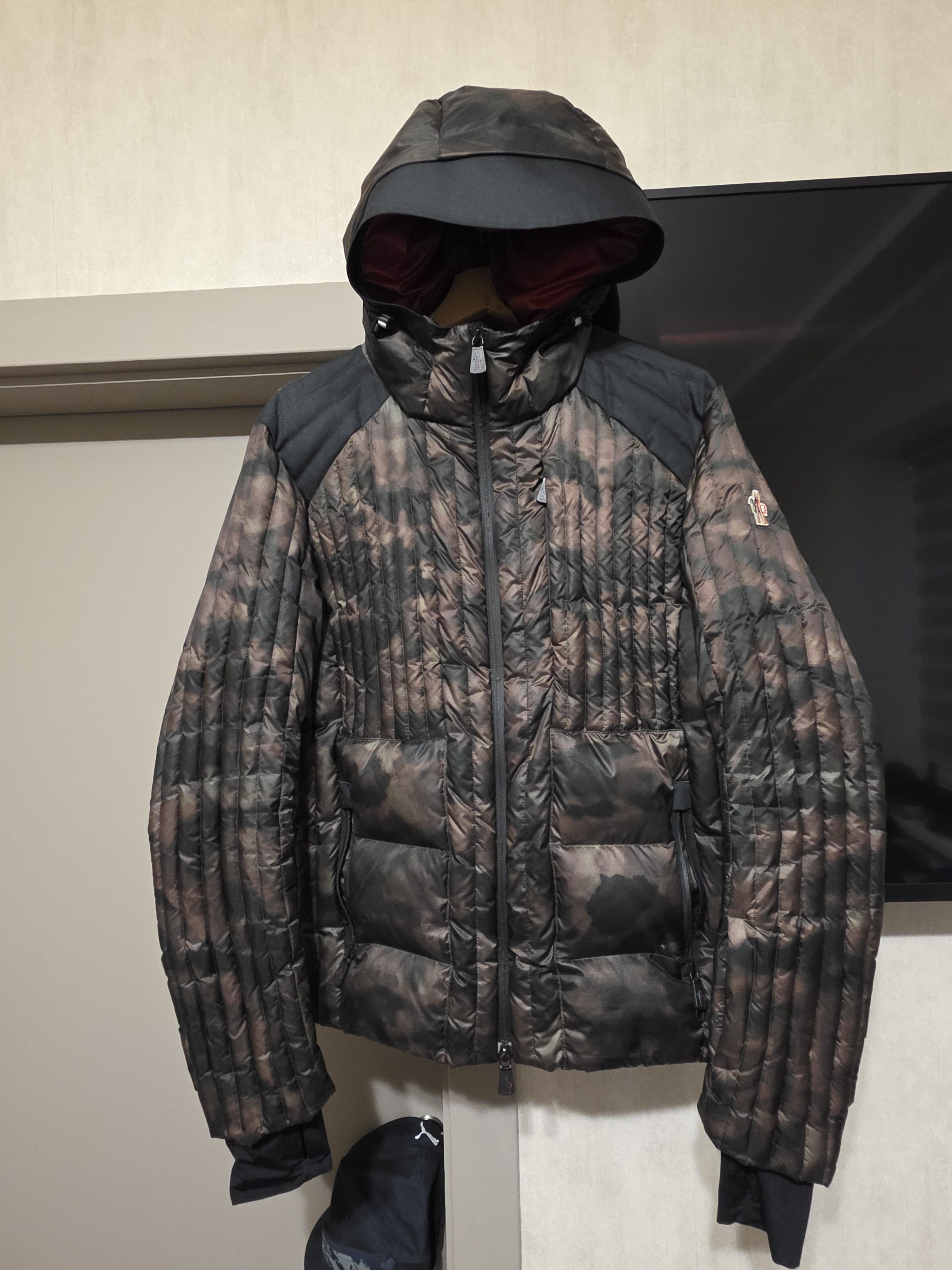 Moncler Grenoble MONCLER Grenoble REDON down jacket with camouflage L Size US L / EU 52-54 / 3 - 1 Thumbnail
