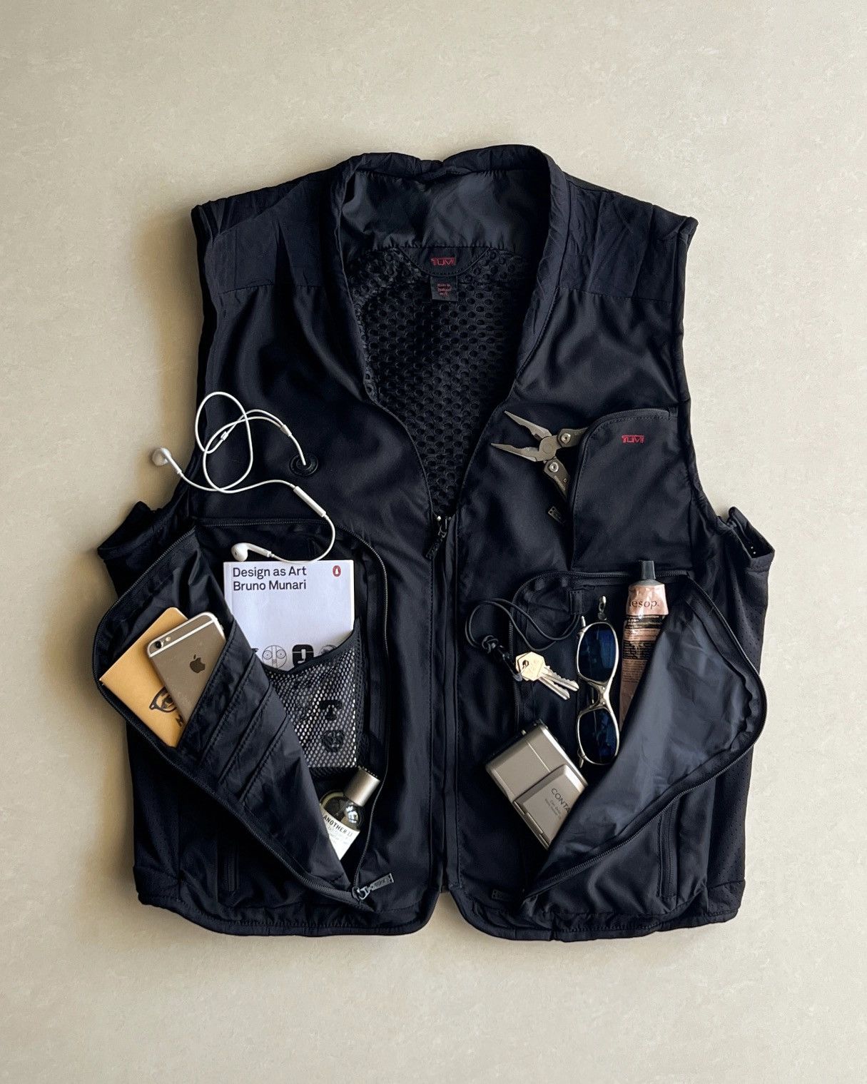 Tumi 2000s Tumi Travel vest Size US L / EU 52-54 / 3 - 1 Thumbnail