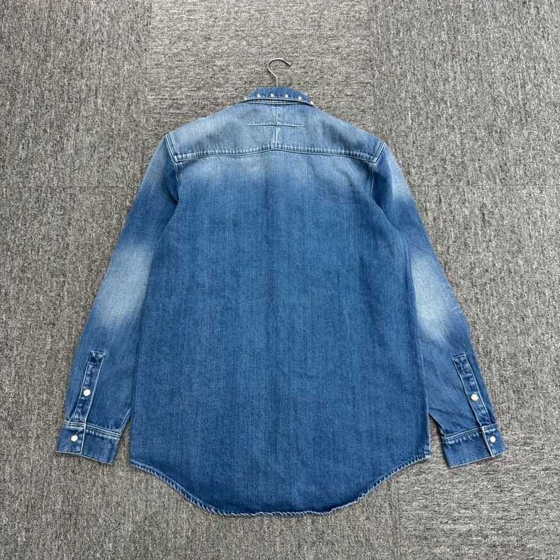 Givenchy Givenchy Distressed Washed Studs Denim Shirt Size US L / EU 52-54 / 3 - 5 Thumbnail