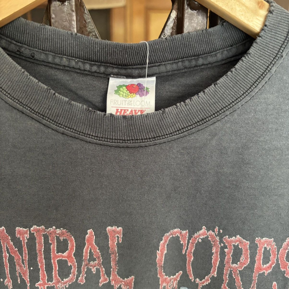 Band Tees Vintage Cannibal Coprse Tomb of Mutilated T shirt Size US M / EU 48-50 / 2 - 4 Thumbnail