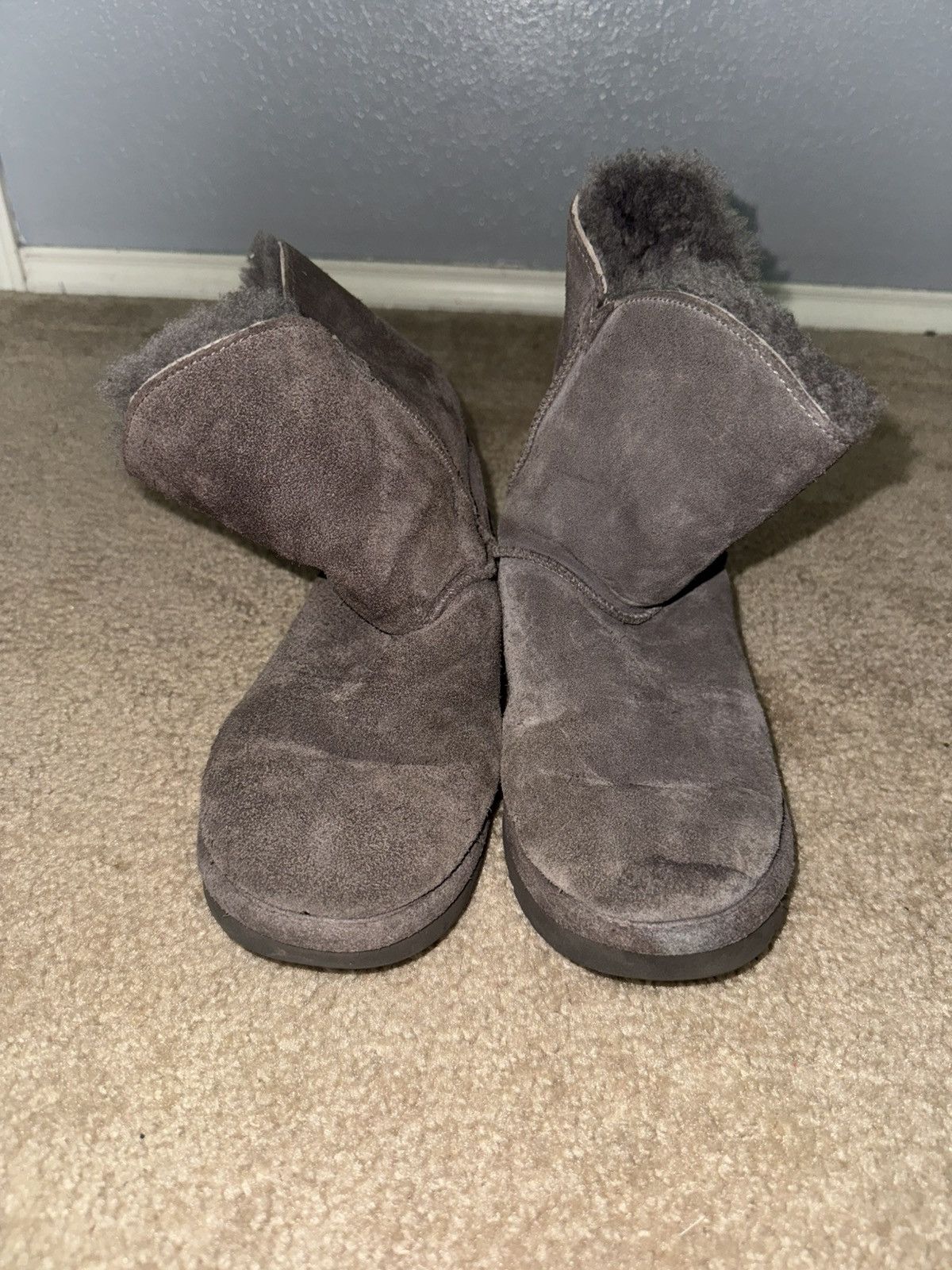 Ugg UGG Bailey Button Triplet II (short version) Size US 7 / IT 37 - 1 Thumbnail