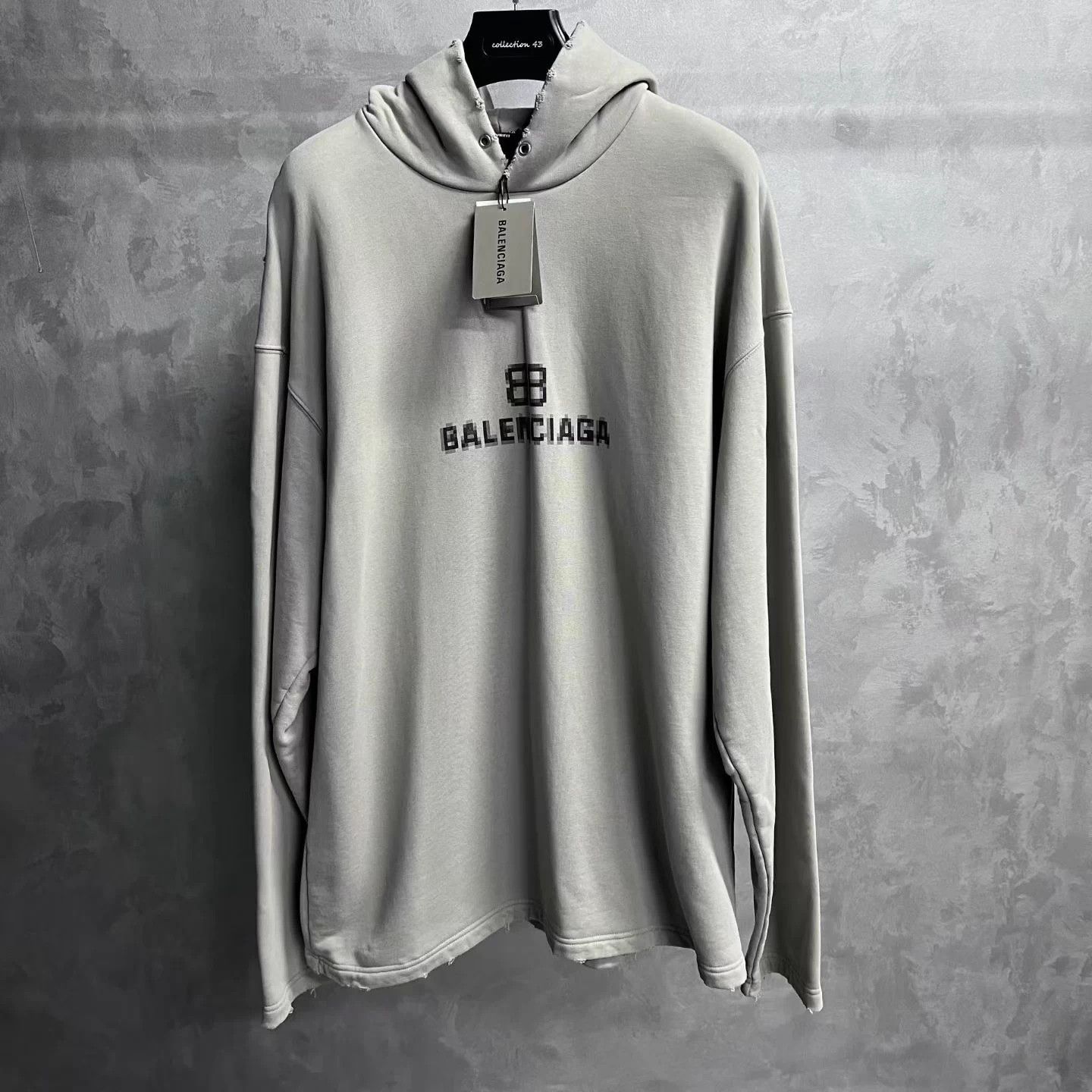 Balenciaga Balenciaga Gray Logo Print Pull-Over Hoodie Size US S / EU 44-46 / 1 - 1 Thumbnail