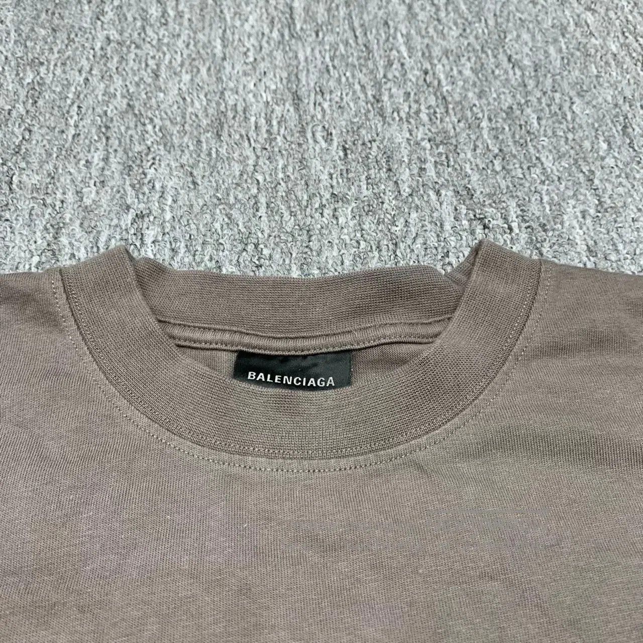 Balenciaga Balenciaga Brown Logo Short Sleeve XS. Size US XS / EU 42 / 0 - 7 Thumbnail