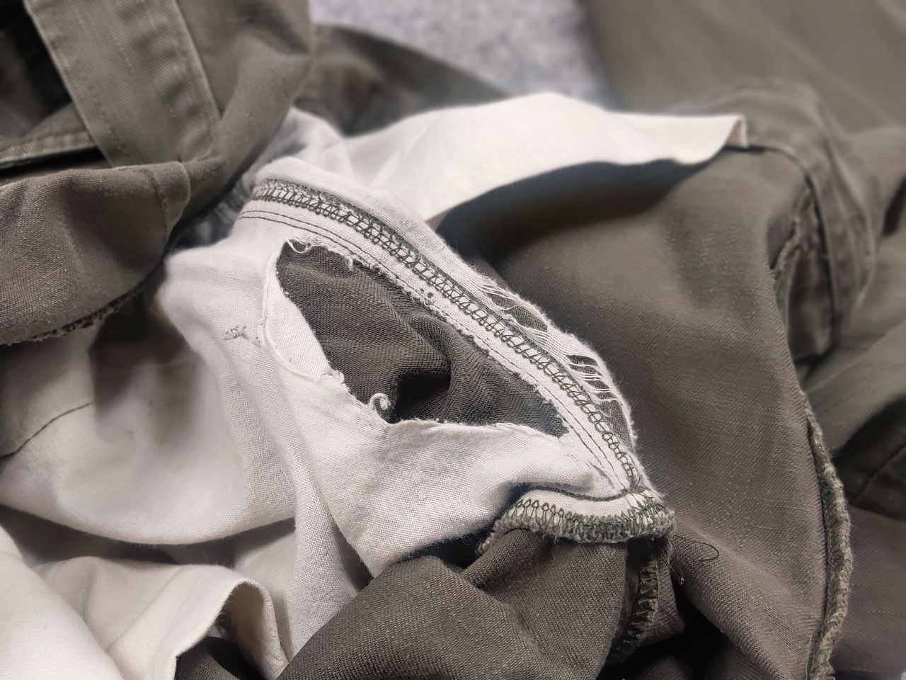 Diesel 55DSL by Diesel Vintage Military Baggu Green wide leg Pants Size US 34 / EU 50 - 19 Thumbnail