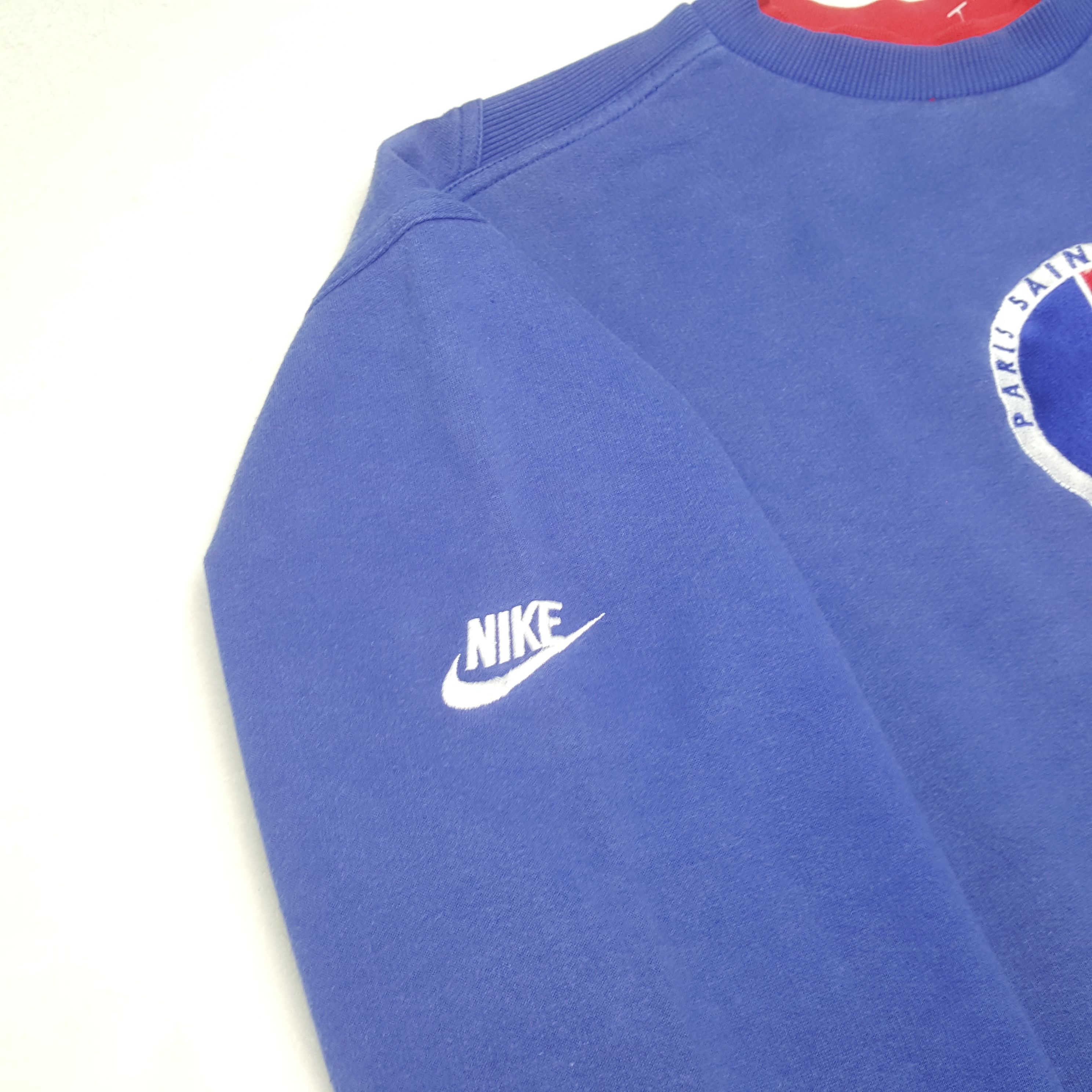 Nike Vintage Nike Paris Saint Germain Soccer Club Sweatshirt RR30 Size US M / EU 48-50 / 2 - 9 Thumbnail