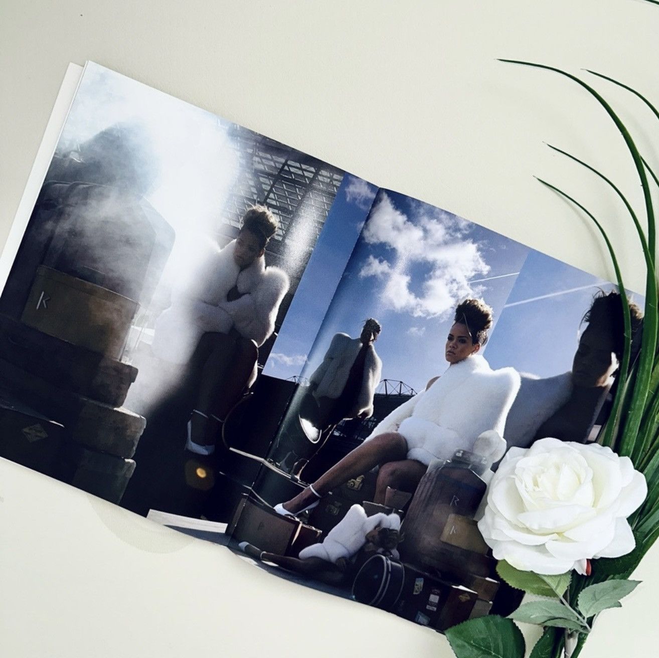 Rizzoli RIHANNA Tour Photo Book Size ONE SIZE - 6 Thumbnail
