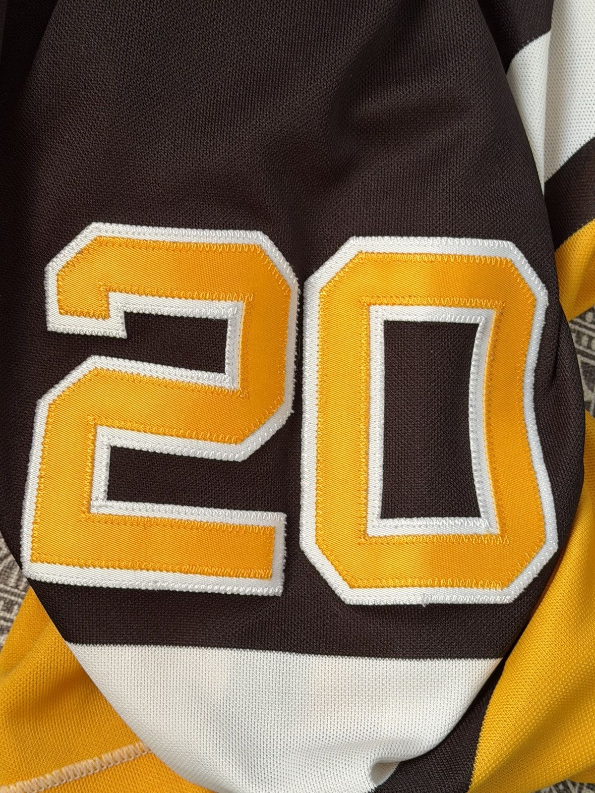 Ccm CCM NHL Hockey Pittsburgh Penguins Luc Robitaille Jersey Men Size US L / EU 52-54 / 3 - 19 Thumbnail